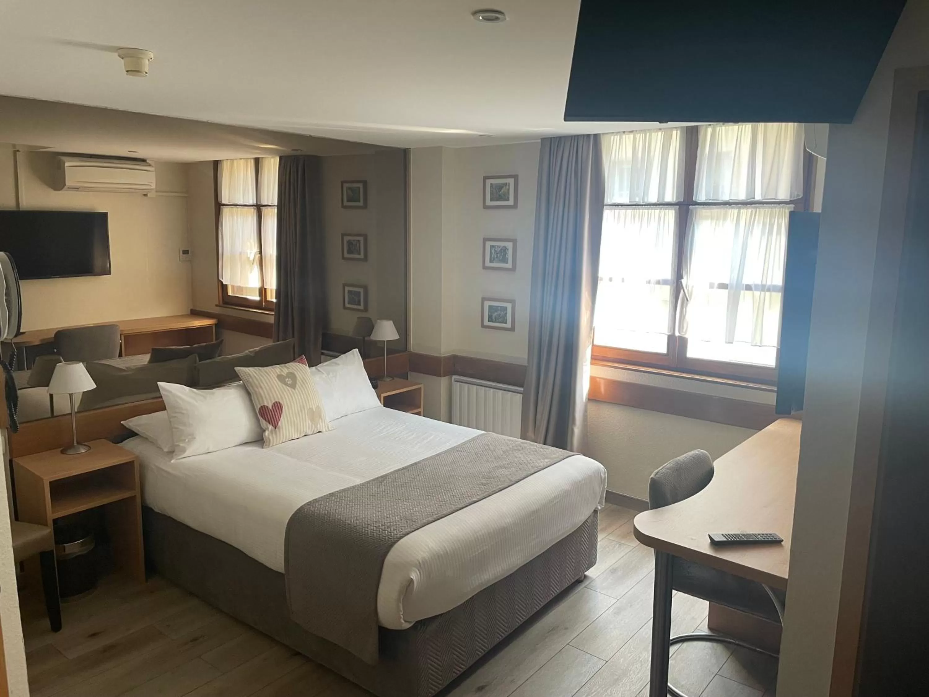 Bed in Hôtel Sainte Odile