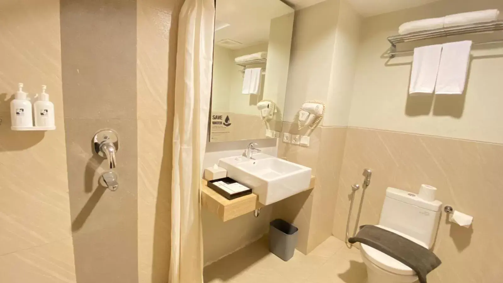 Shower, Bathroom in Swiss-Belcourt Bogor