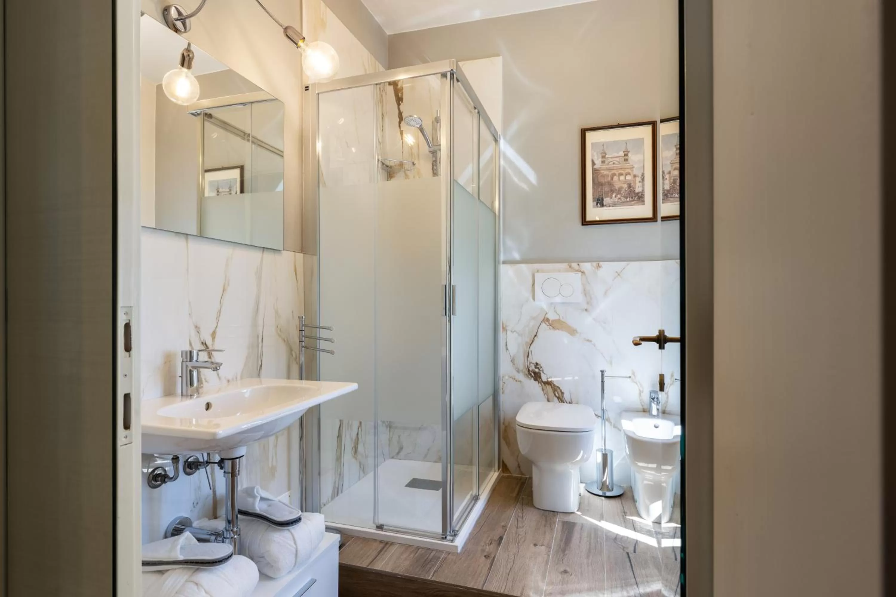 Shower, Bathroom in Ninfeo dell' Arancera