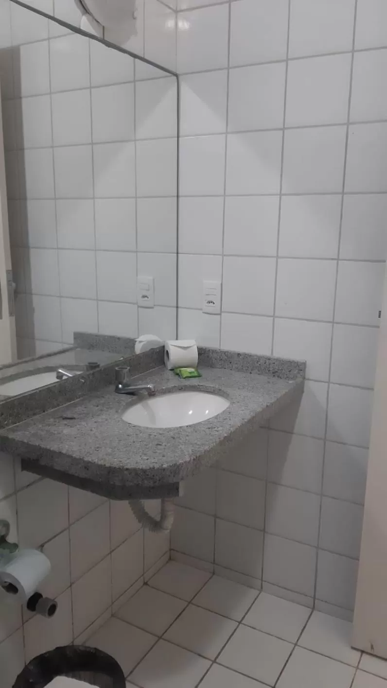 Bathroom in Hotel Praia 2000