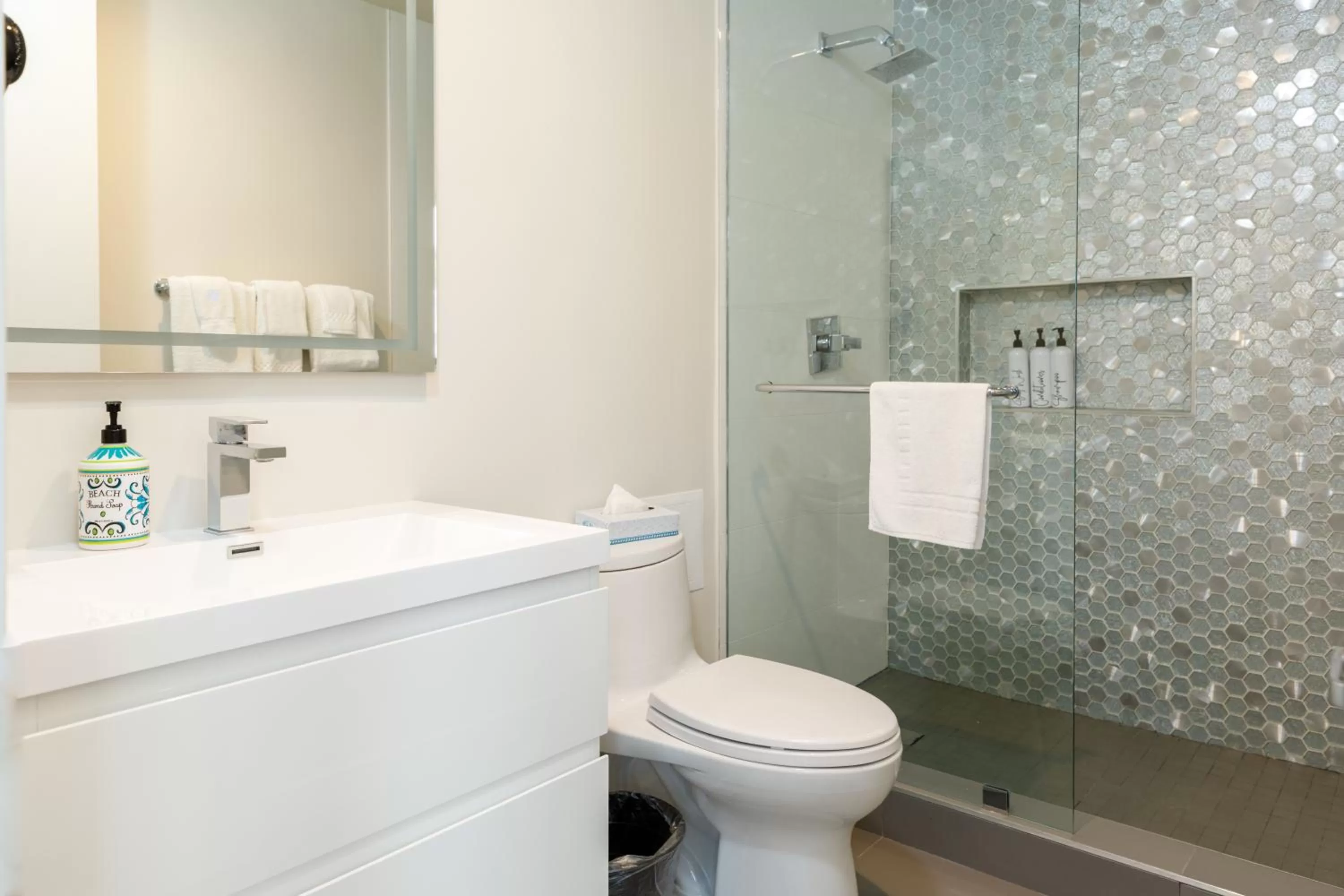 Shower in Park Plaza Lodge