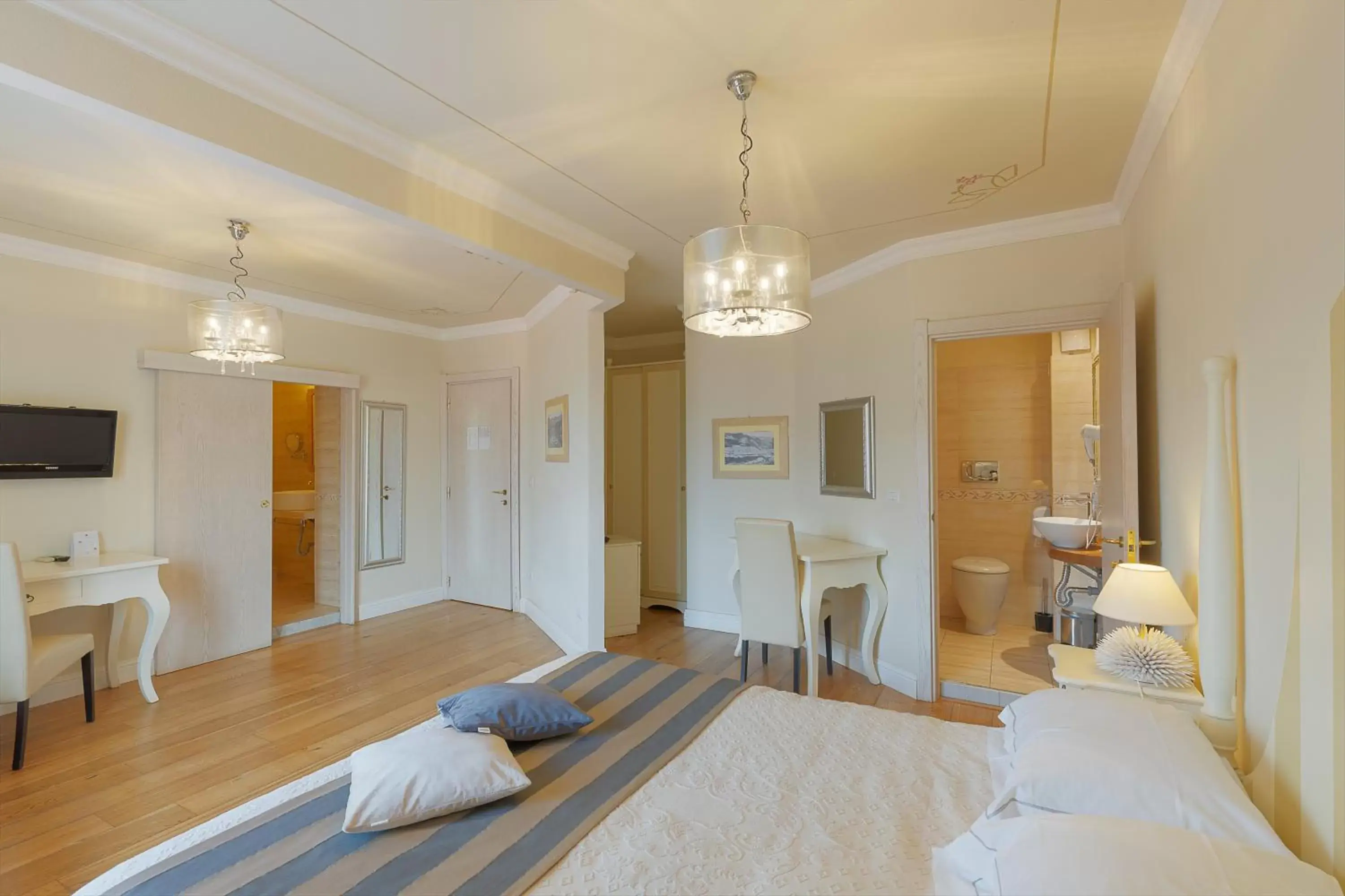 Junior Suite with Terrace in Palazzo Pischedda Junior Suite with Terrace in Palazzo Pischedda