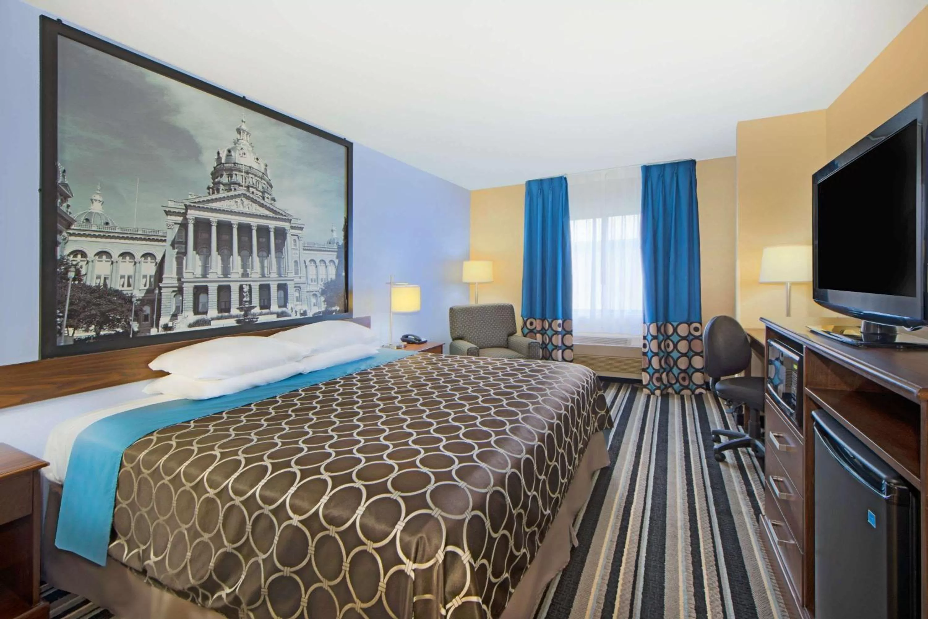 Photo of the whole room, Bed in Super 8 by Wyndham Fairfield