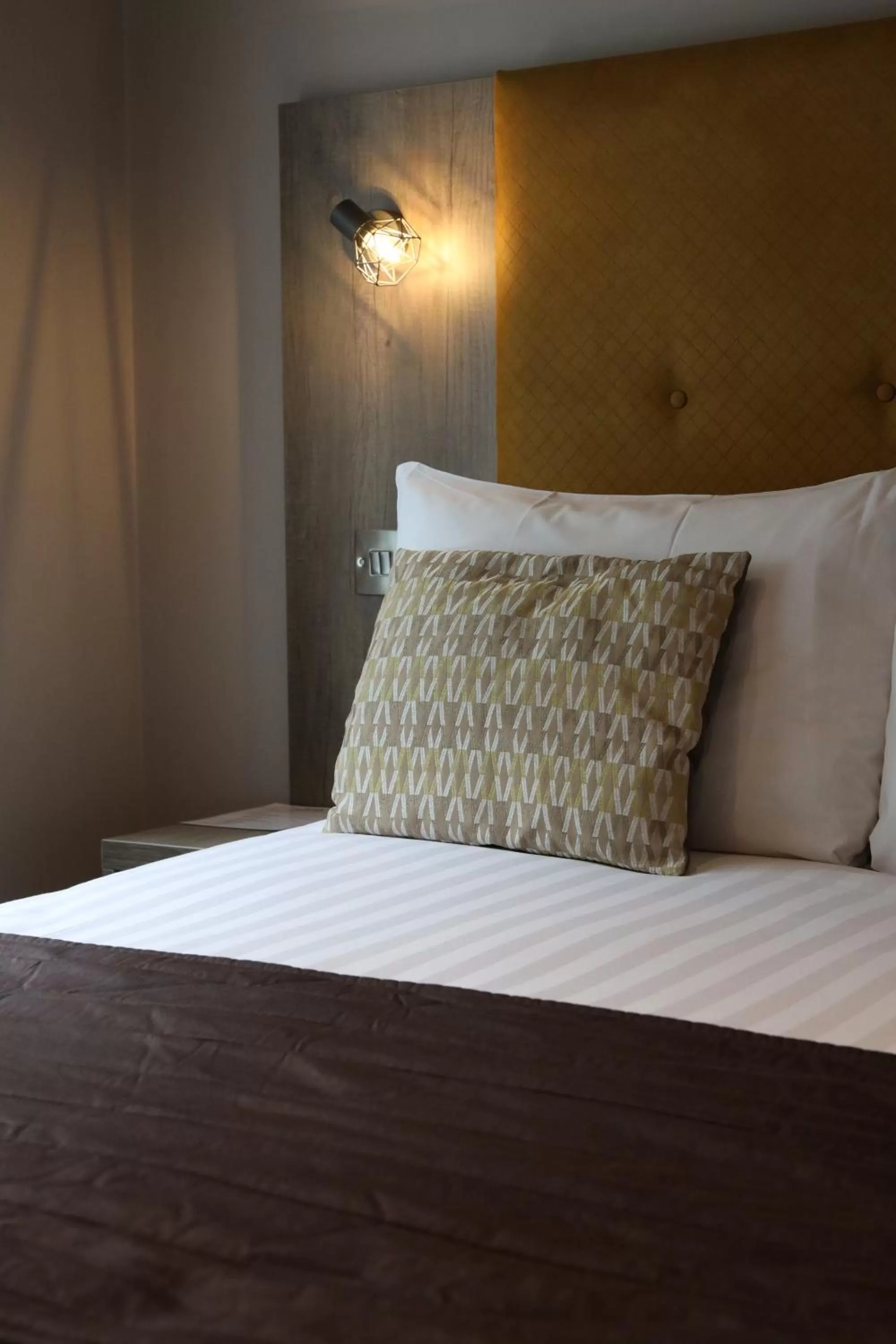 Bed in Euston Square Hotel