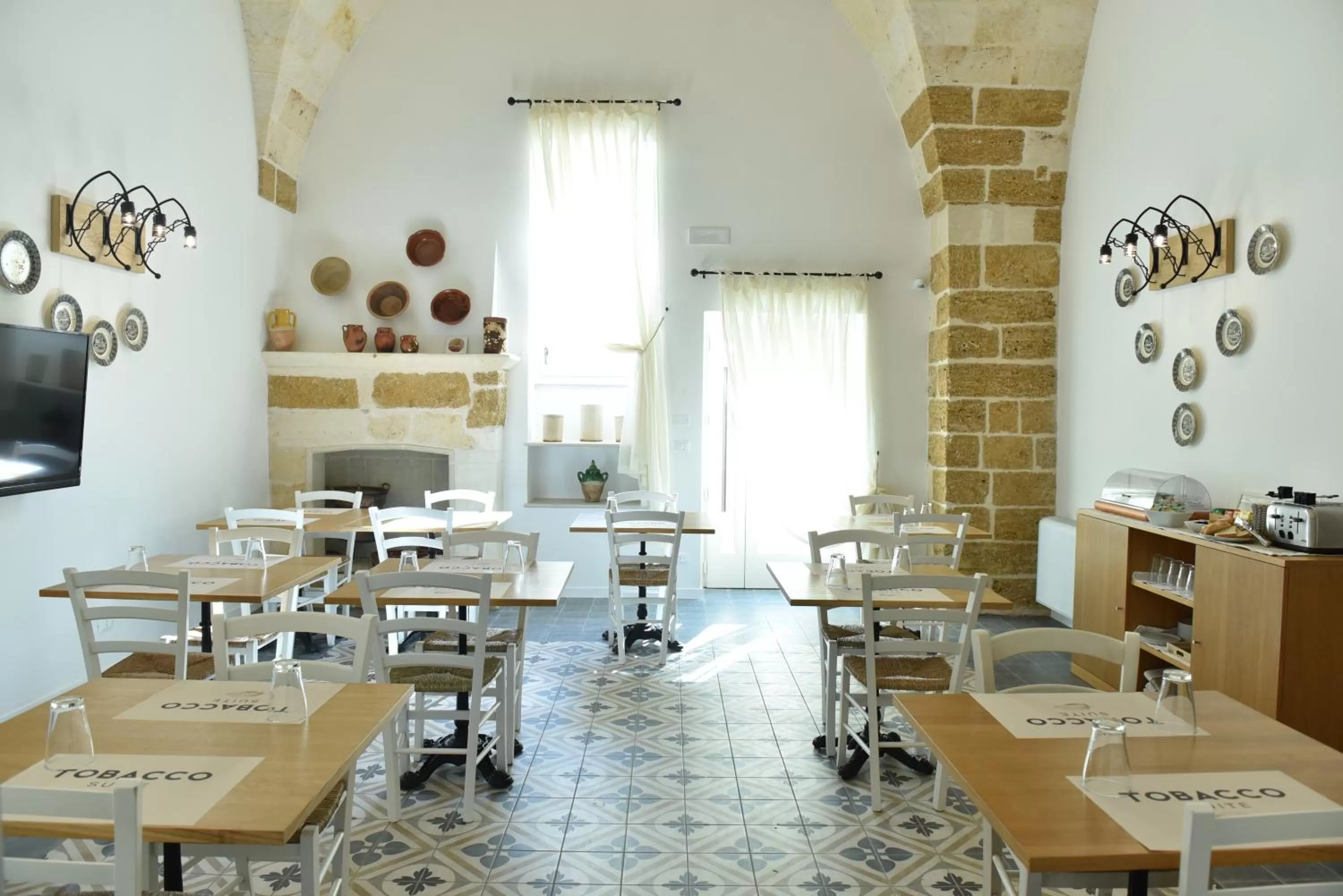 Restaurant/places to eat in Tobacco Suite