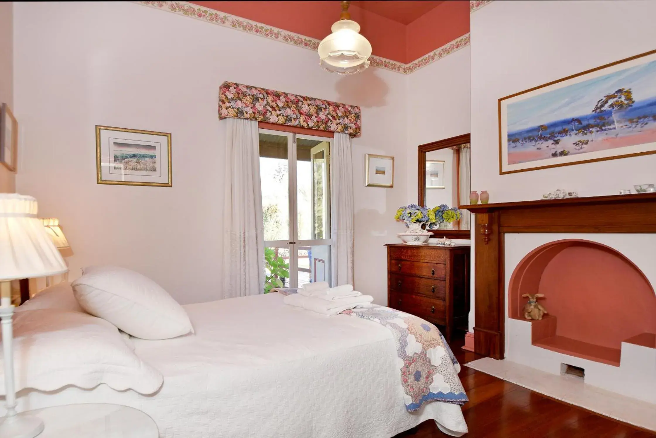 Bedroom, Bed in Ford House Retreat