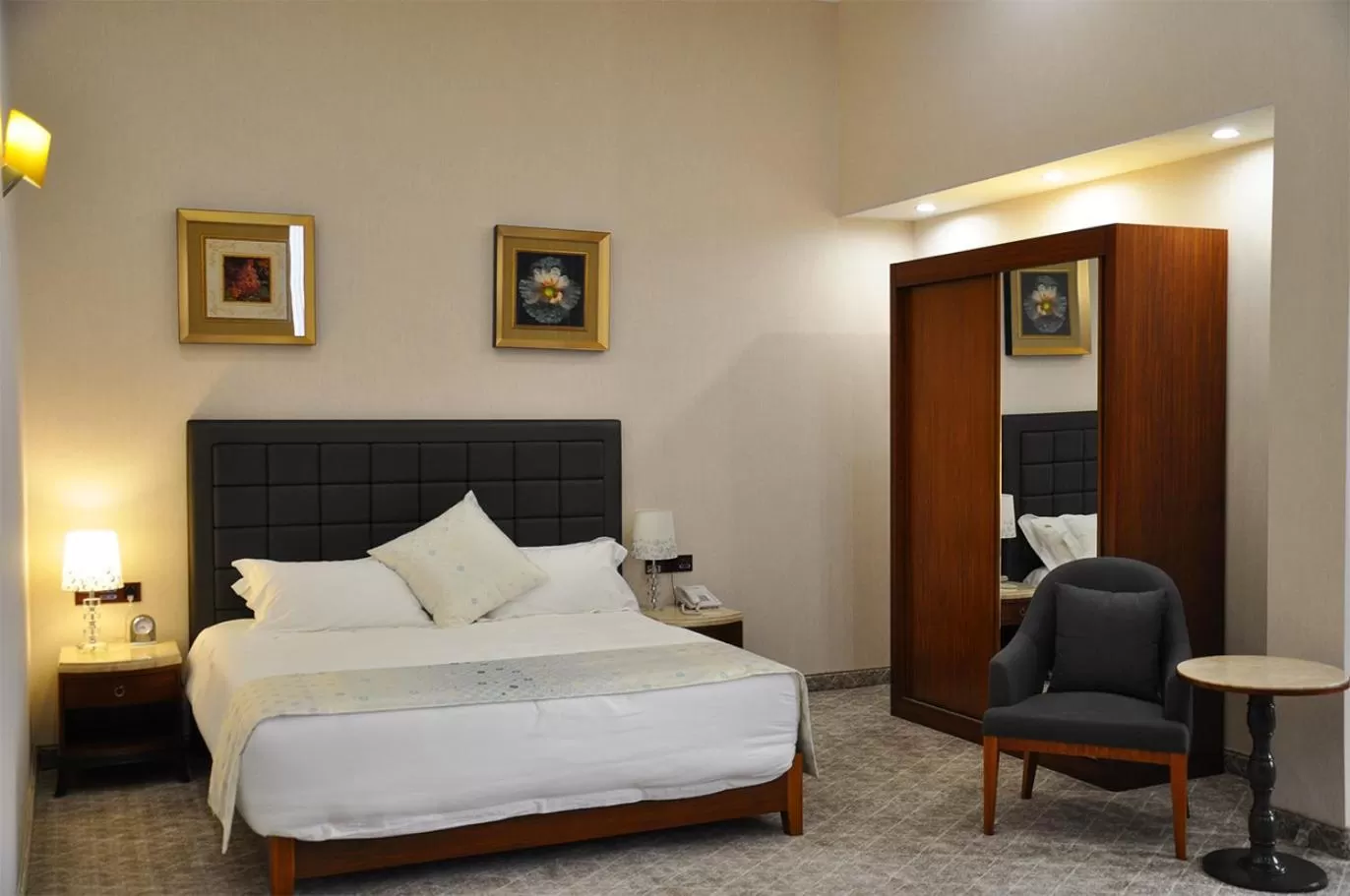 Bed in Parliament Palace Hotel