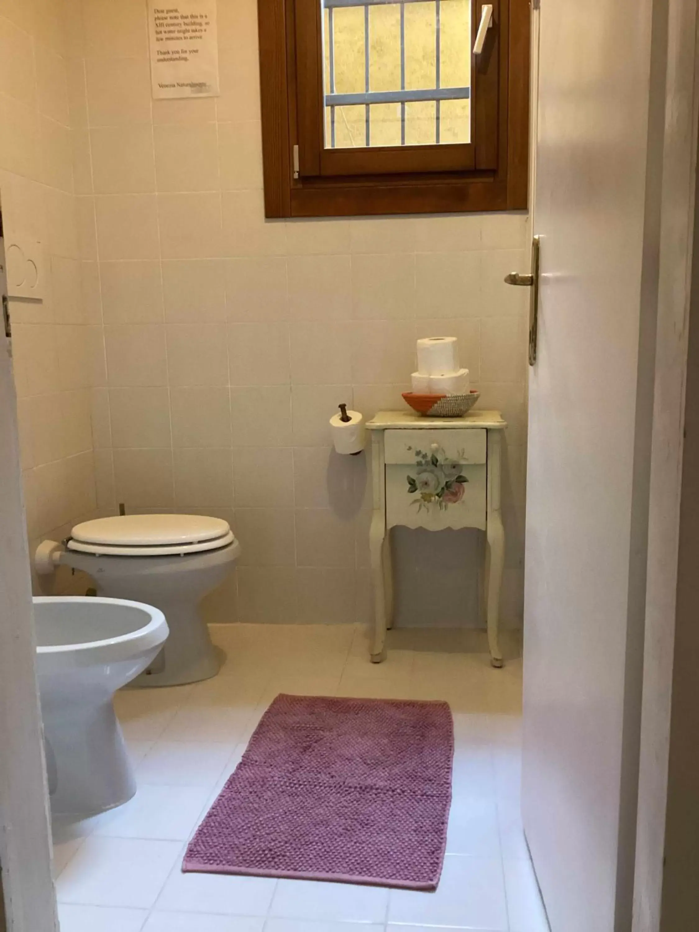 Bathroom in VENEZIA NATURALMENTE ideale per gruppi e famiglie