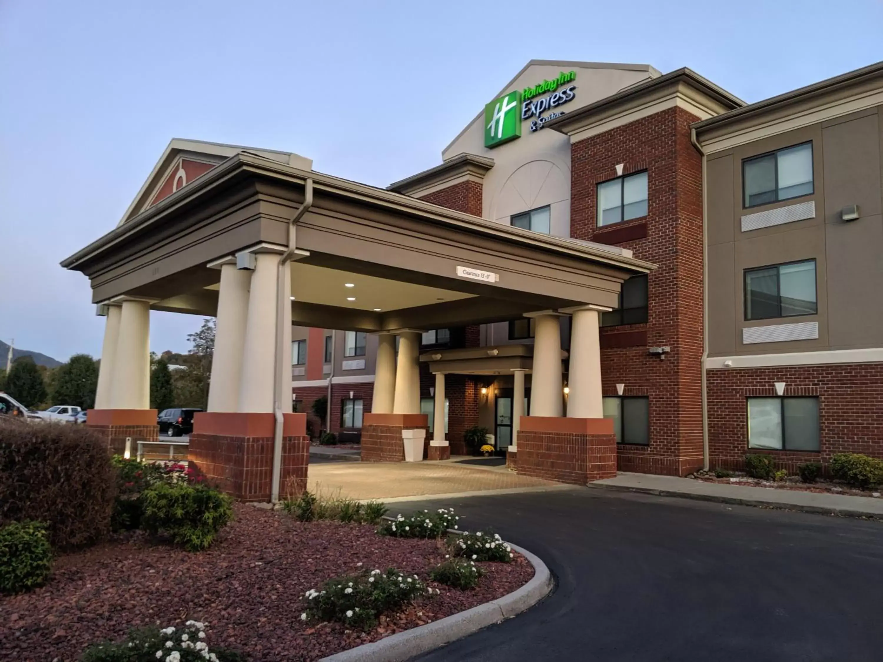 Property Building in Holiday Inn Express Hotel & Suites Claypool Hill -Richlands Area, an IHG Hotel