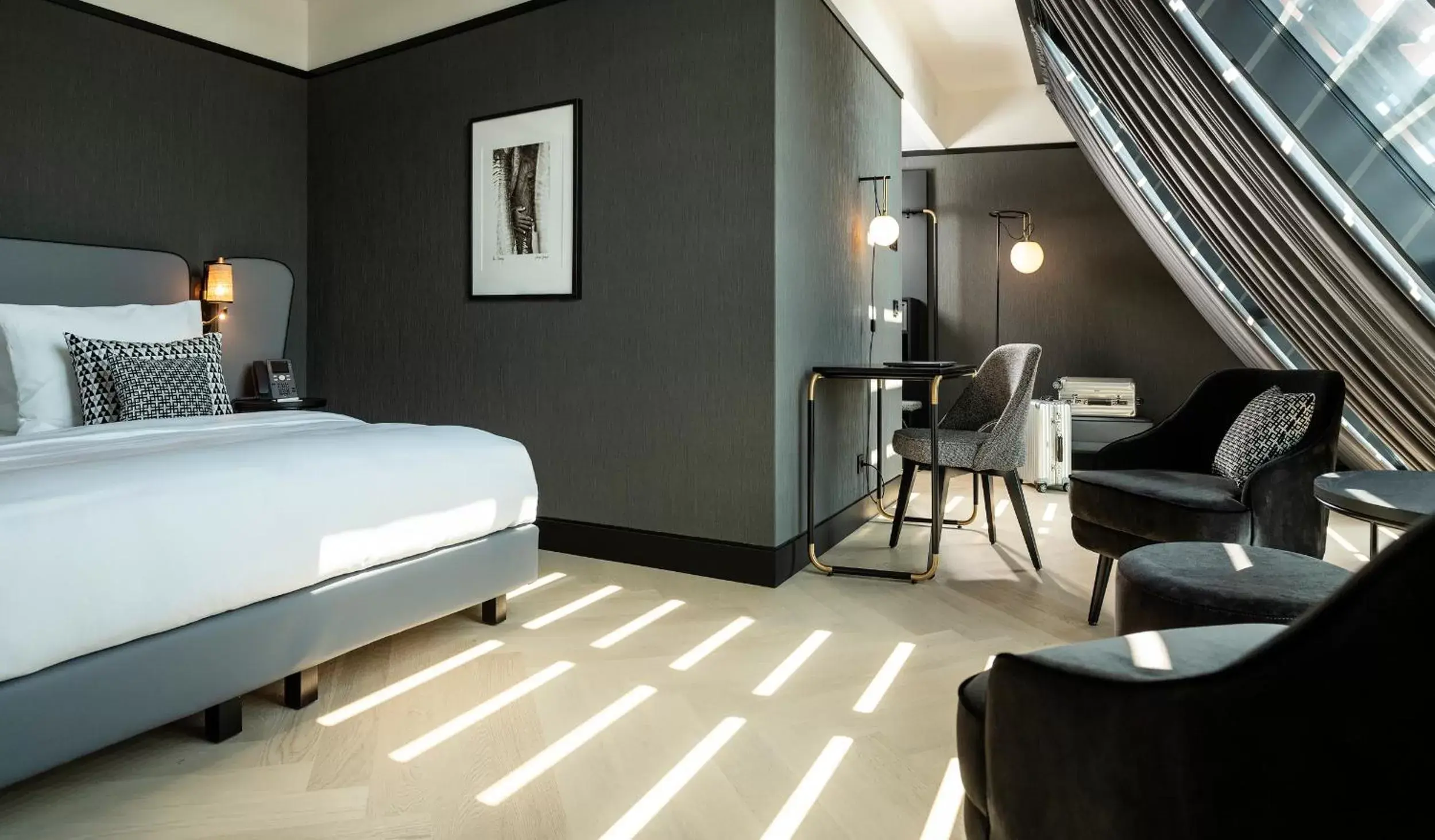 Photo of the whole room, Bed in Hotel Schillerhof, Weimar Photo of the whole room, Bed in Hotel Schillerhof, Weimar