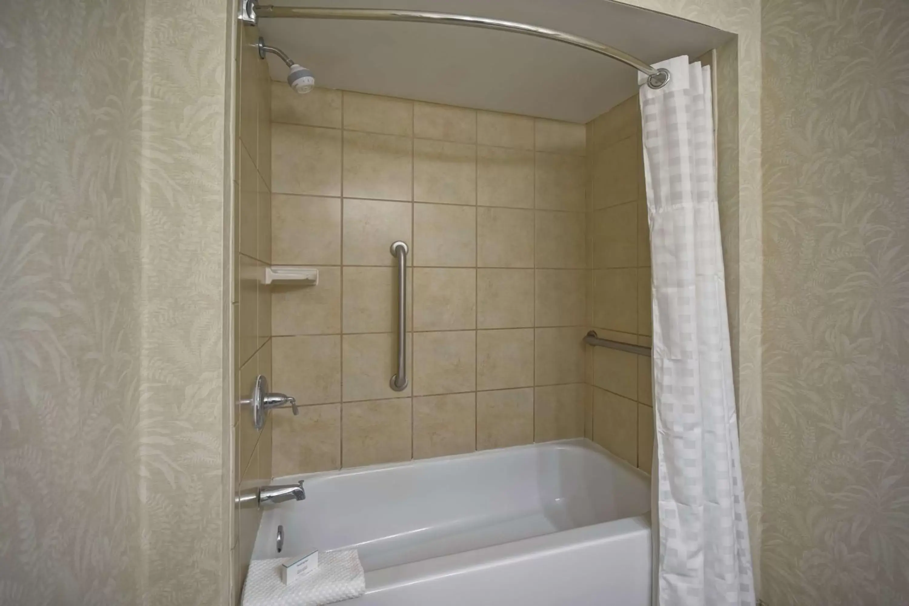 Bathroom in Embassy Suites Charleston - Historic District