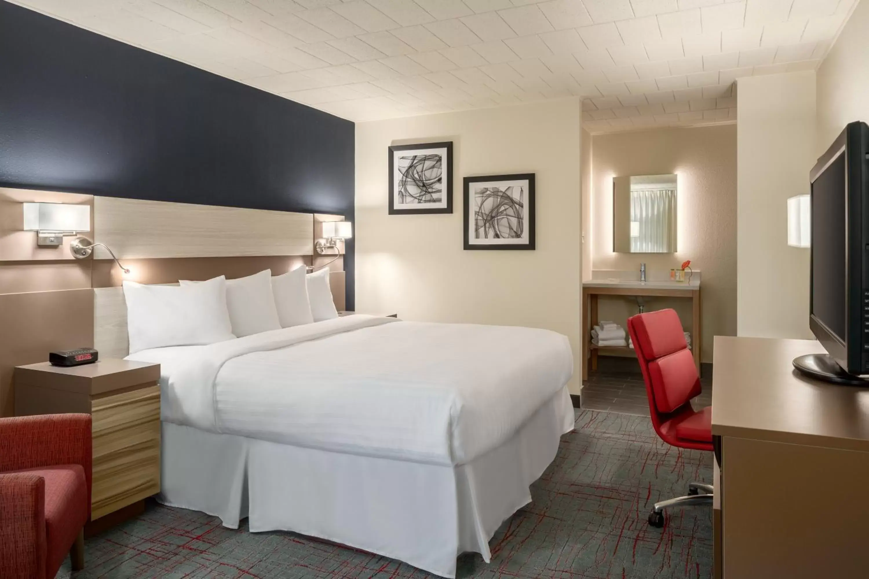 Photo of the whole room, Bed in Ramada by Wyndham Indiana Photo of the whole room, Bed in Ramada by Wyndham Indiana
