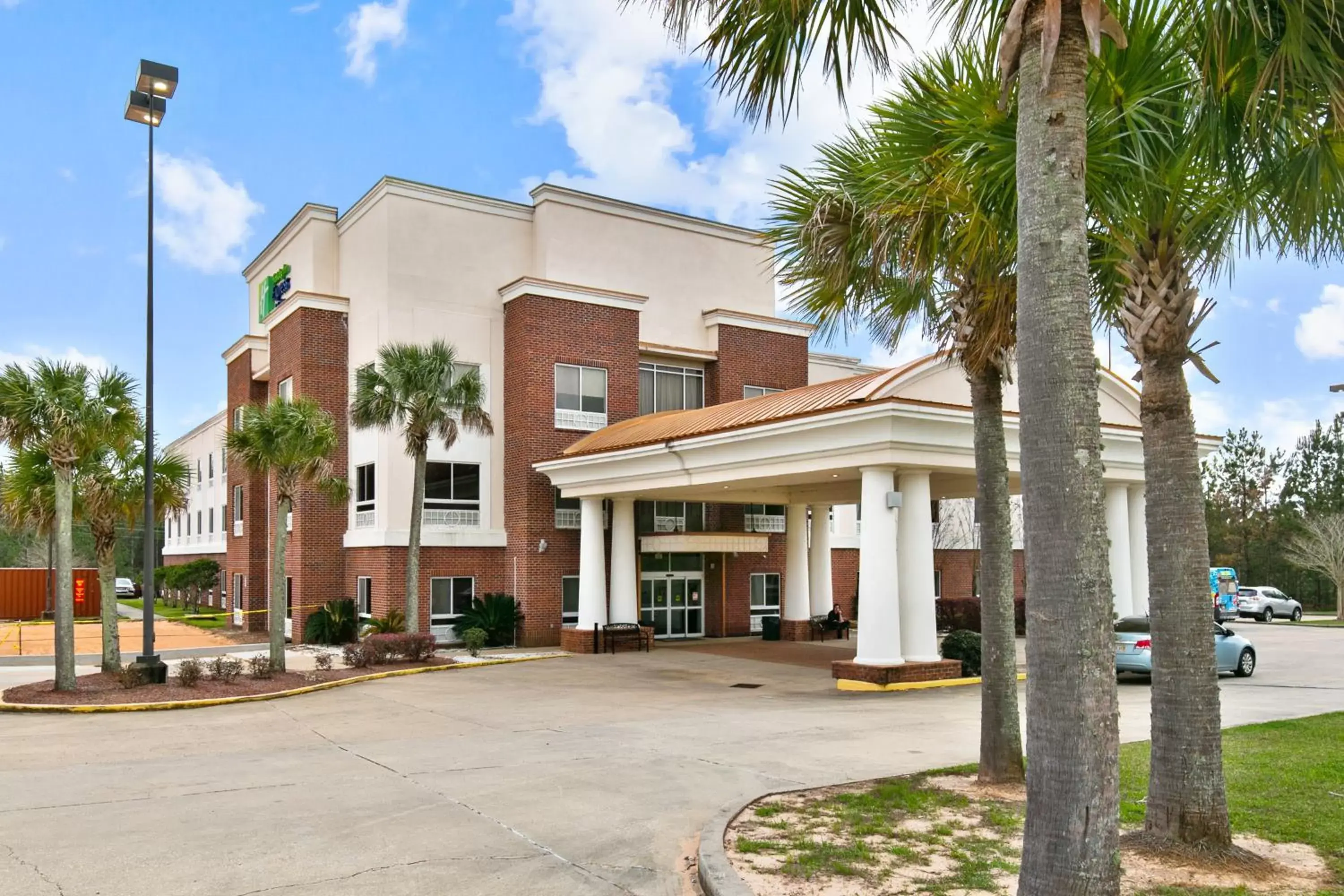 Property Building in Holiday Inn Express Hotel & Suites Lucedale, an IHG Hotel