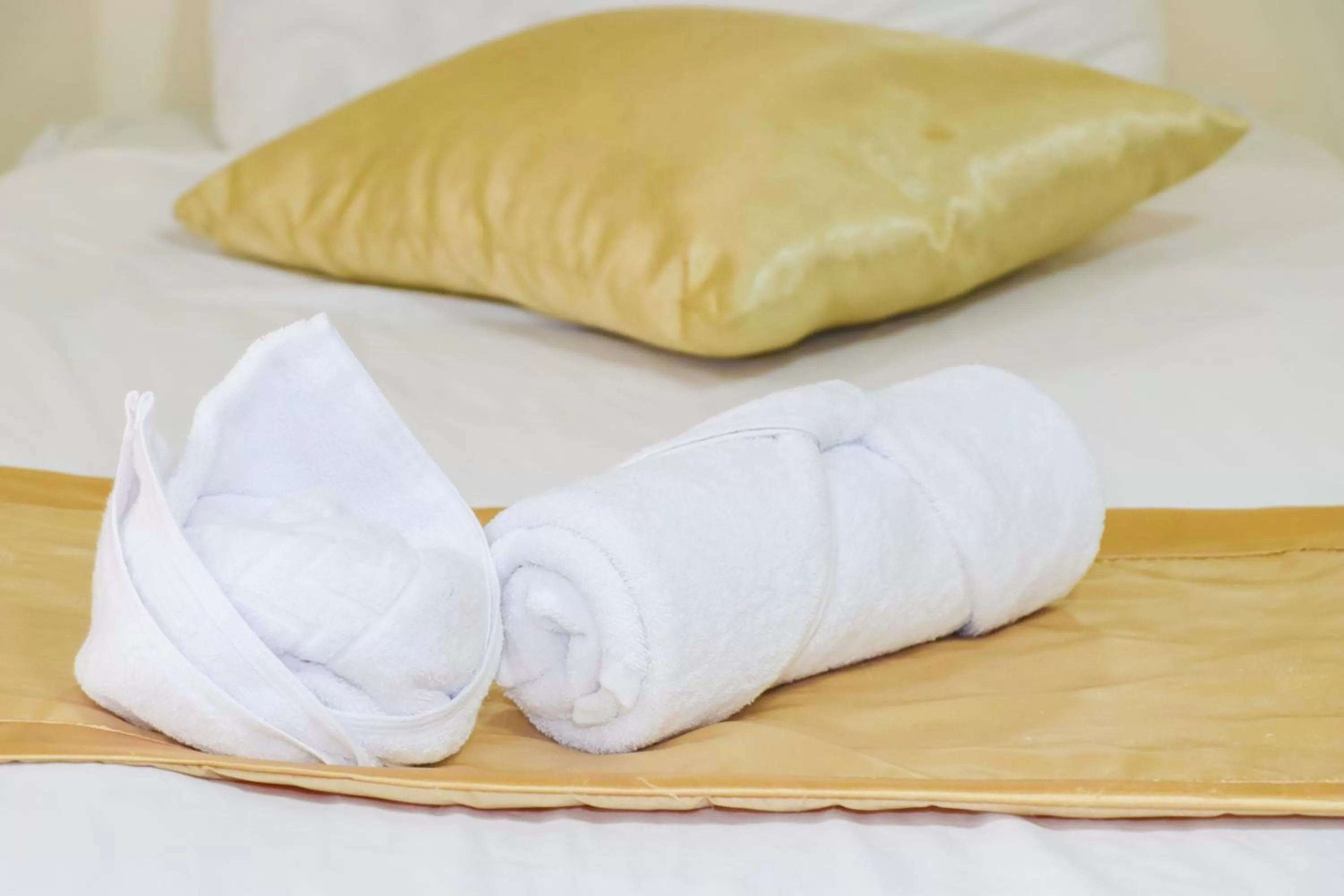 towels, Bed in Al Jamal Suites