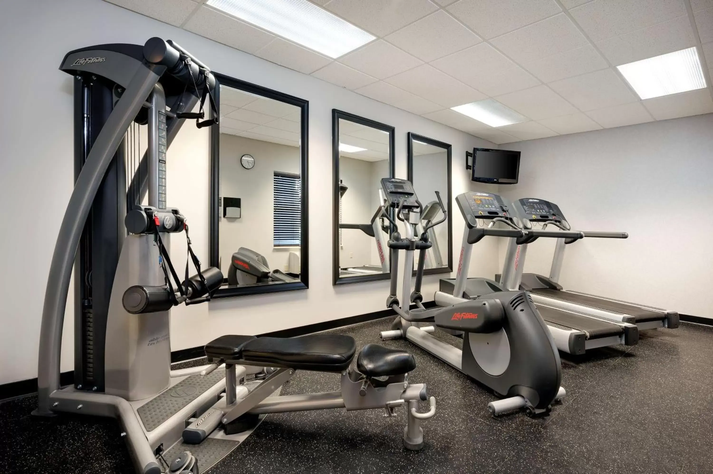 Activities, Fitness Center/Facilities in Country Inn & Suites by Radisson, Albertville, MN