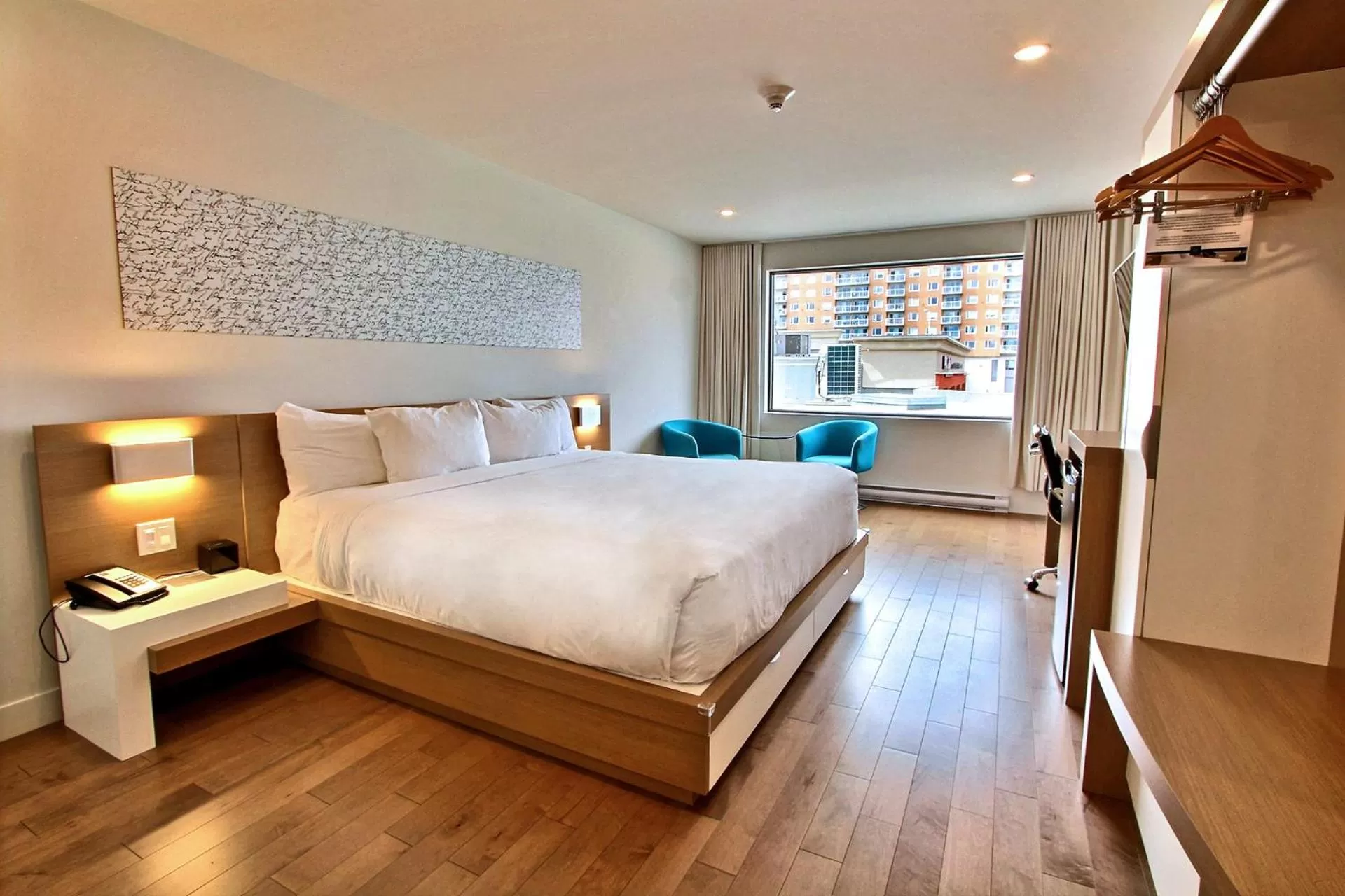 Photo of the whole room, Bed in Hôtel Le Navigateur