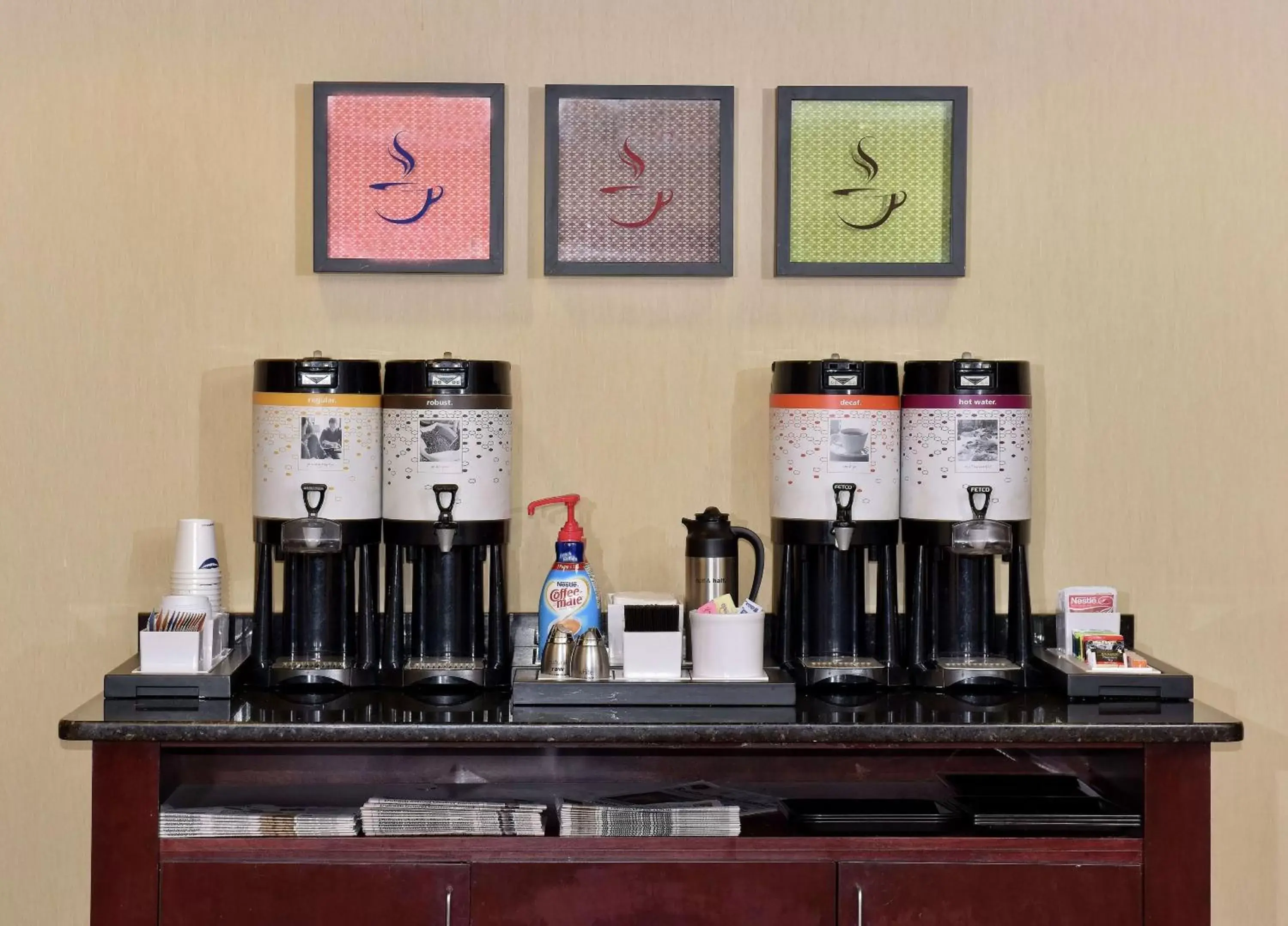 Dining area, Coffee/Tea Facilities in Hampton Inn Ruston