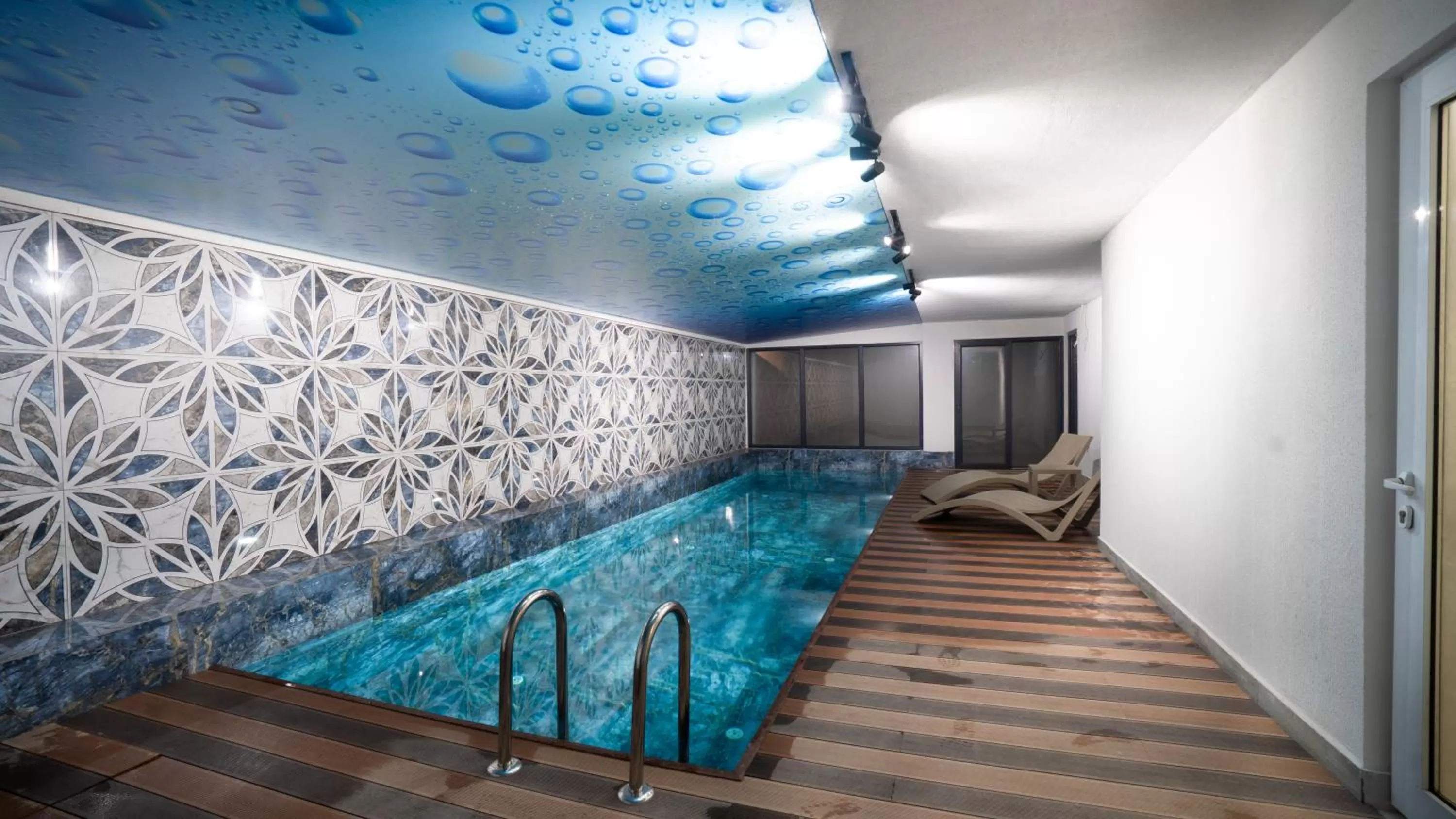 Swimming Pool in Estera Hotel Silent