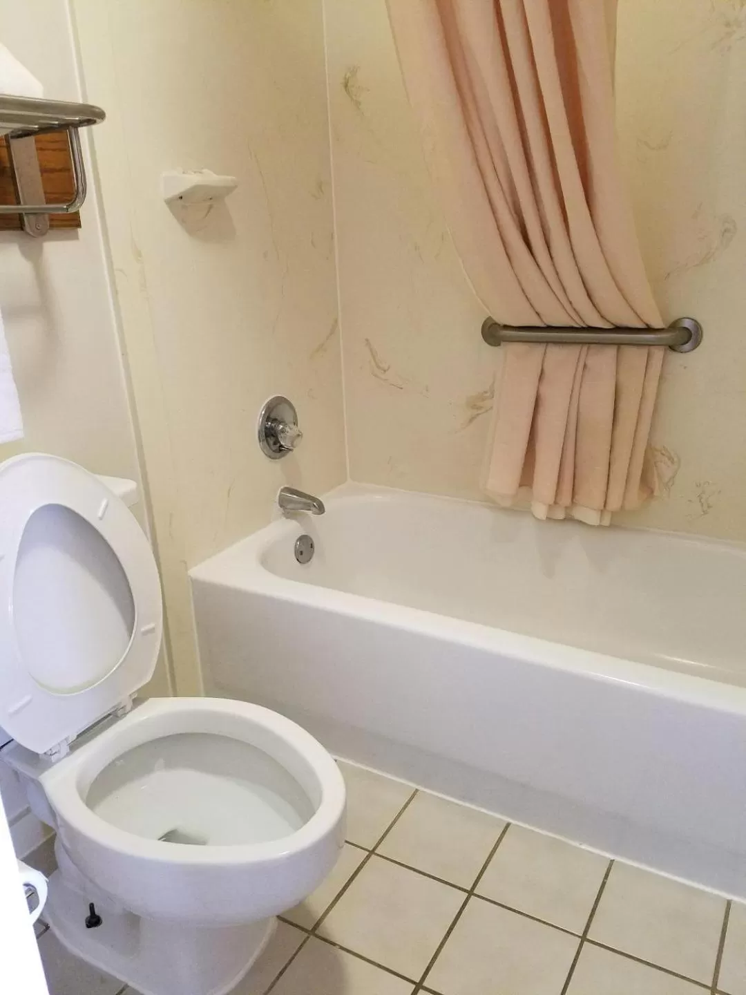 Bathroom in Royal Inn