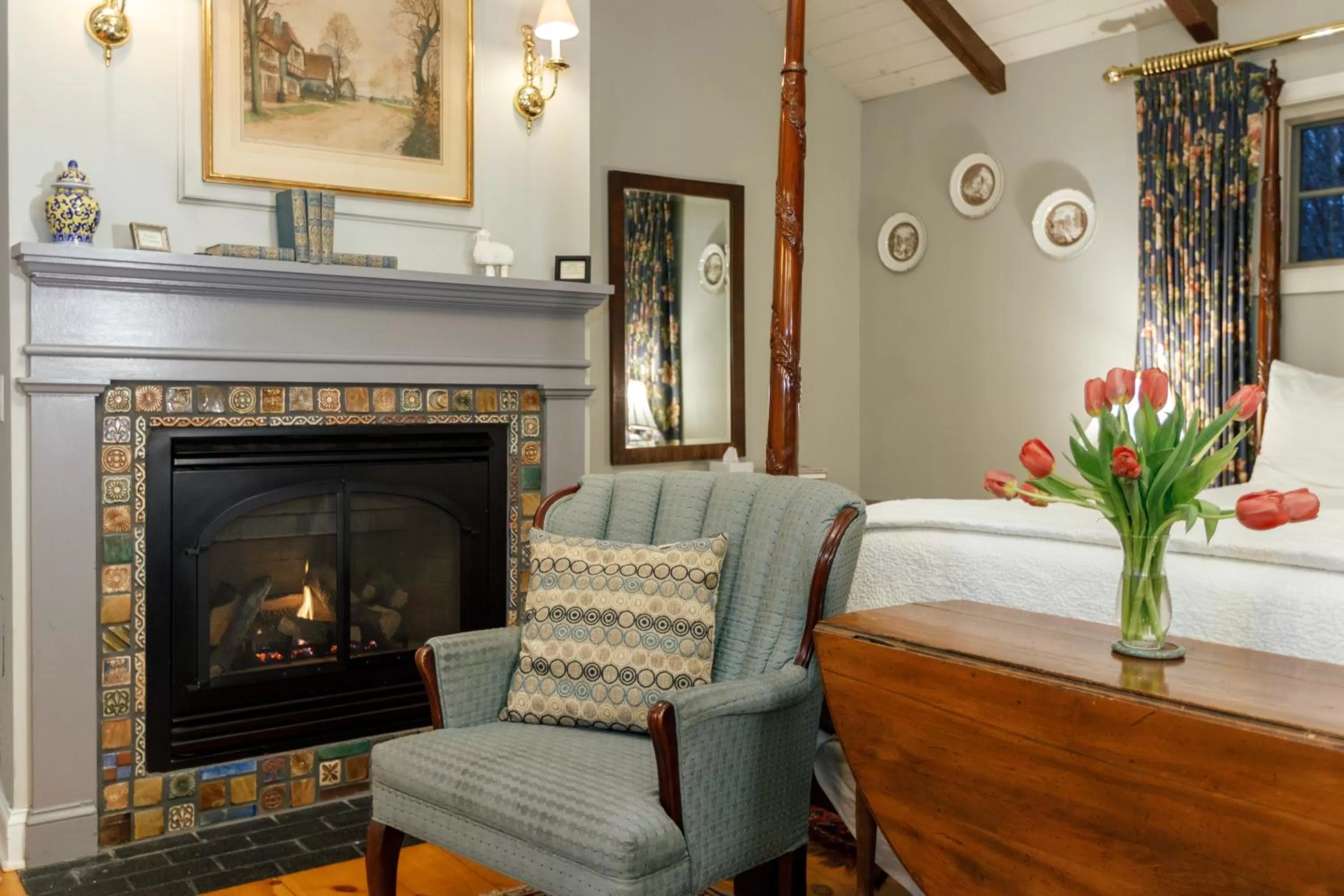 Seating area in Woolverton Inn