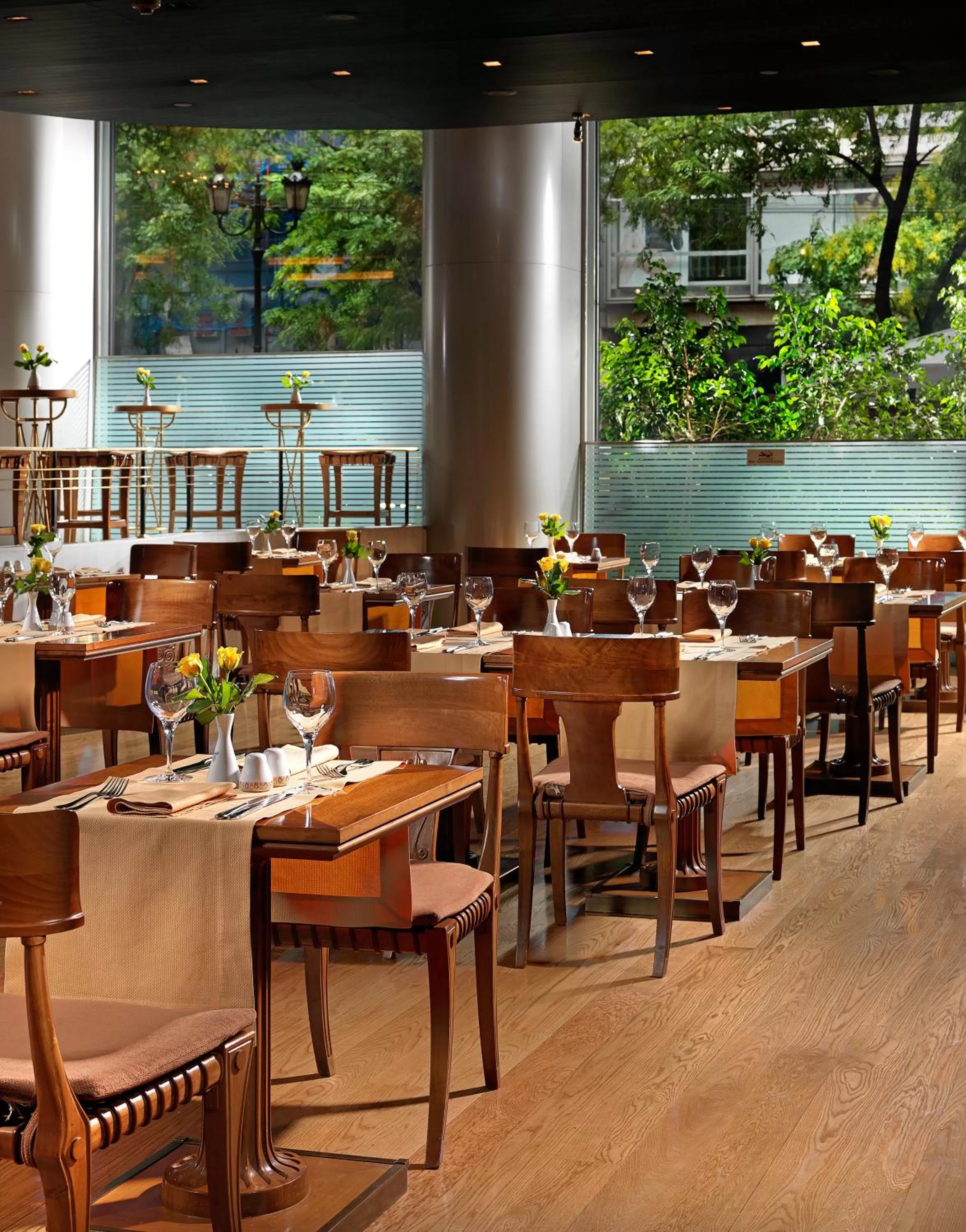 Restaurant/places to eat in Titania Hotel