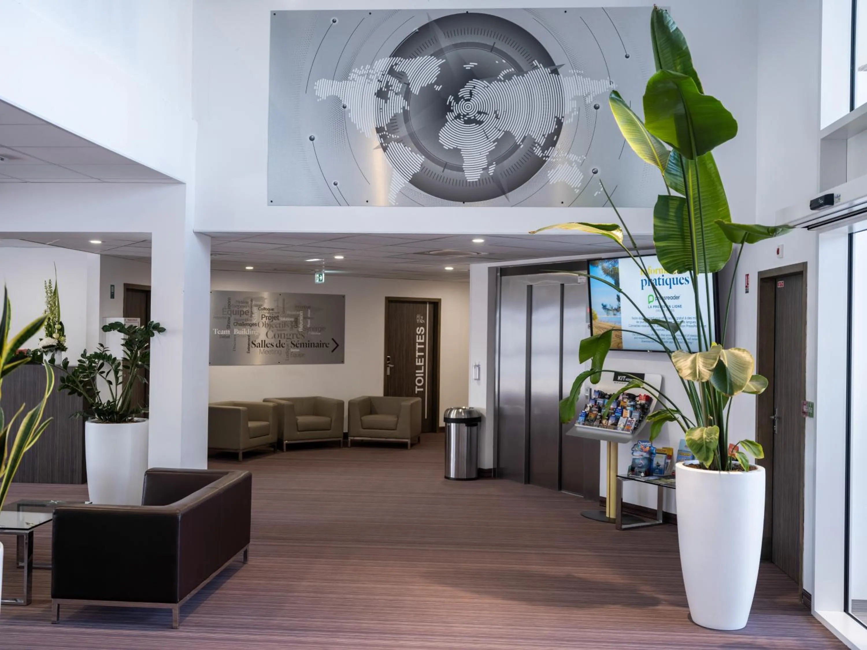 Lobby or reception in Golden Tulip La Baule Hotel and Residence