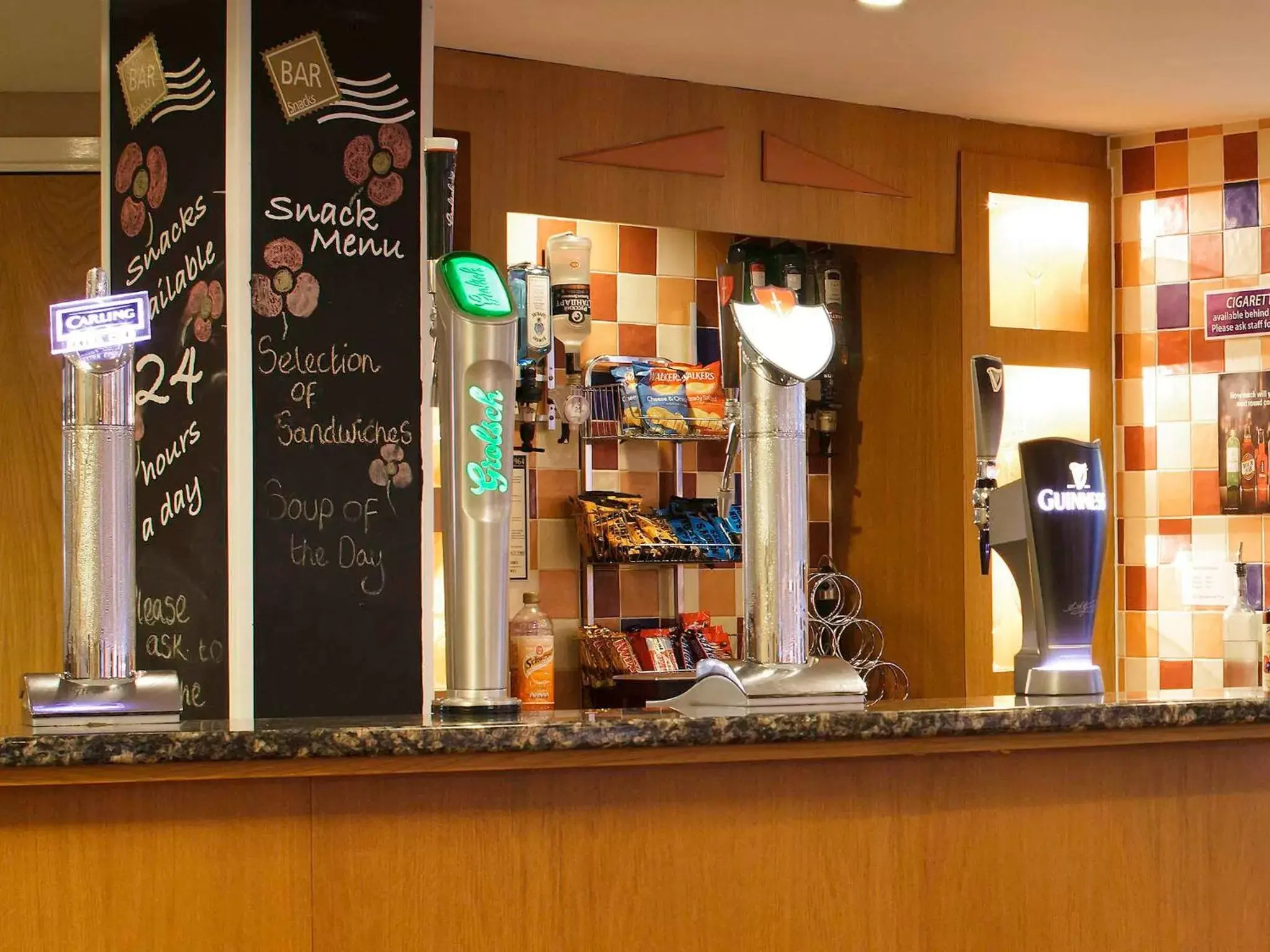 Lounge or bar in ibis Chesterfield Centre – Market Town