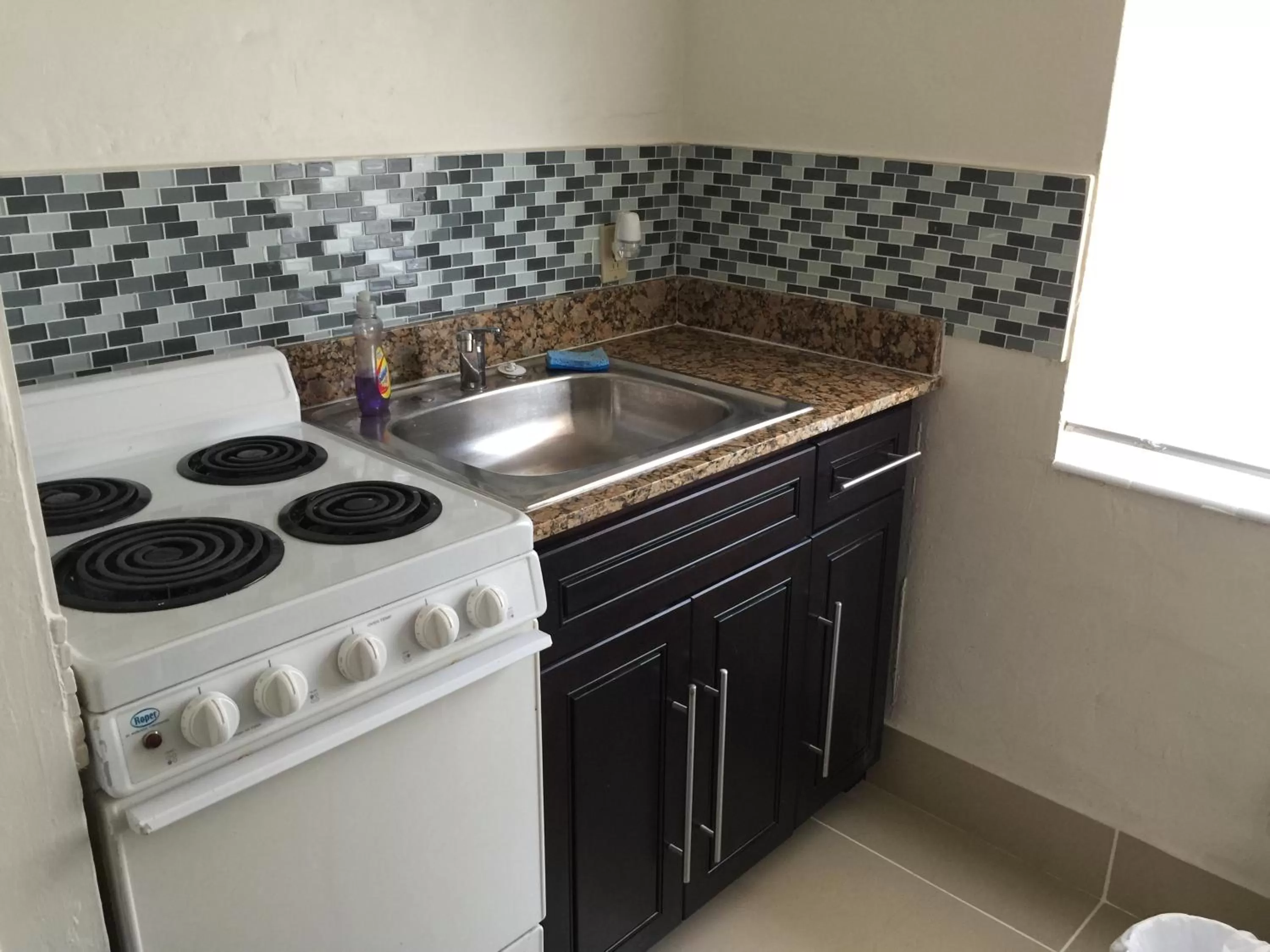 Kitchen or kitchenette, Kitchen/Kitchenette in Pelican By The Sea