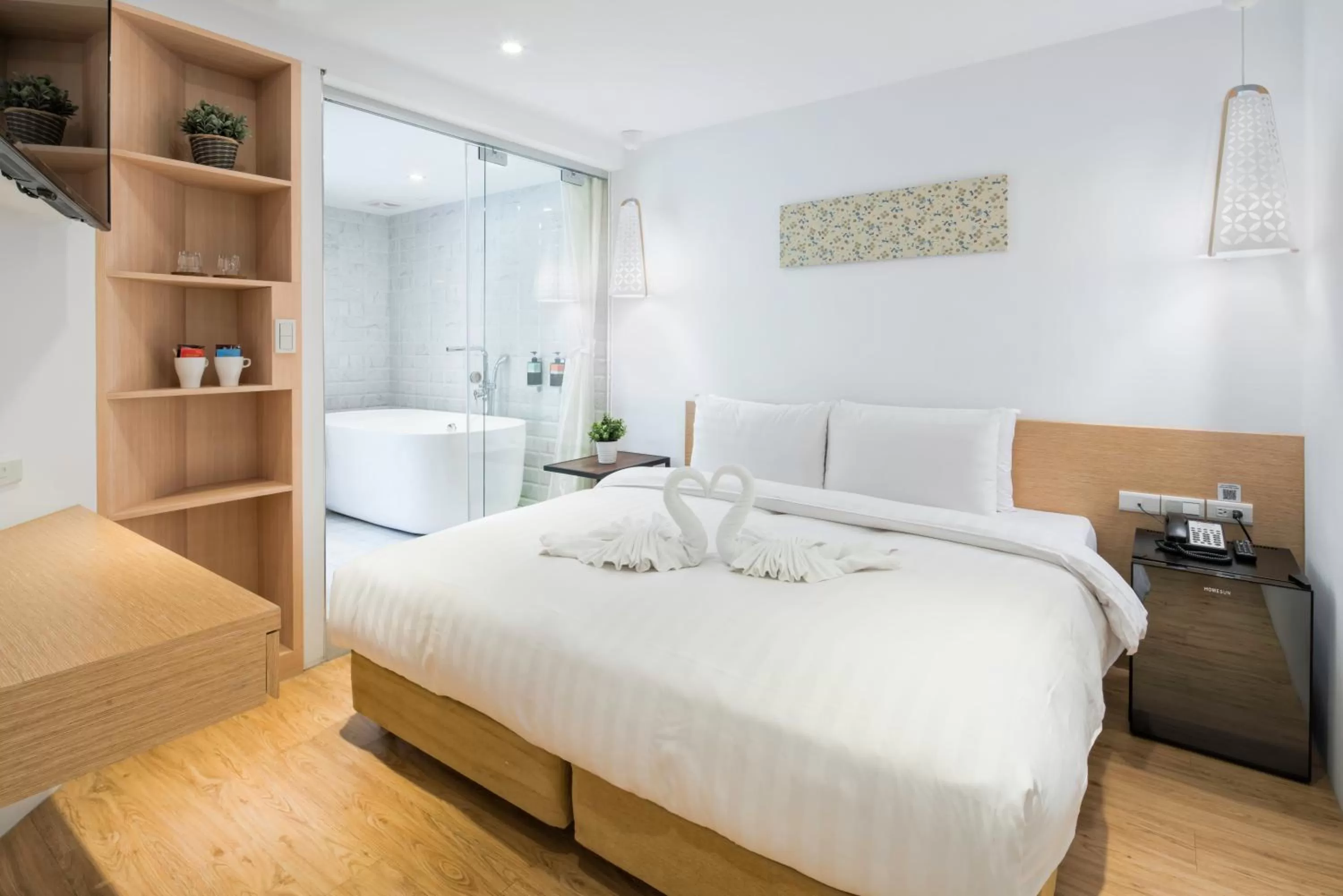 Photo of the whole room, Bed in Shin Sei Bashi Hotel
