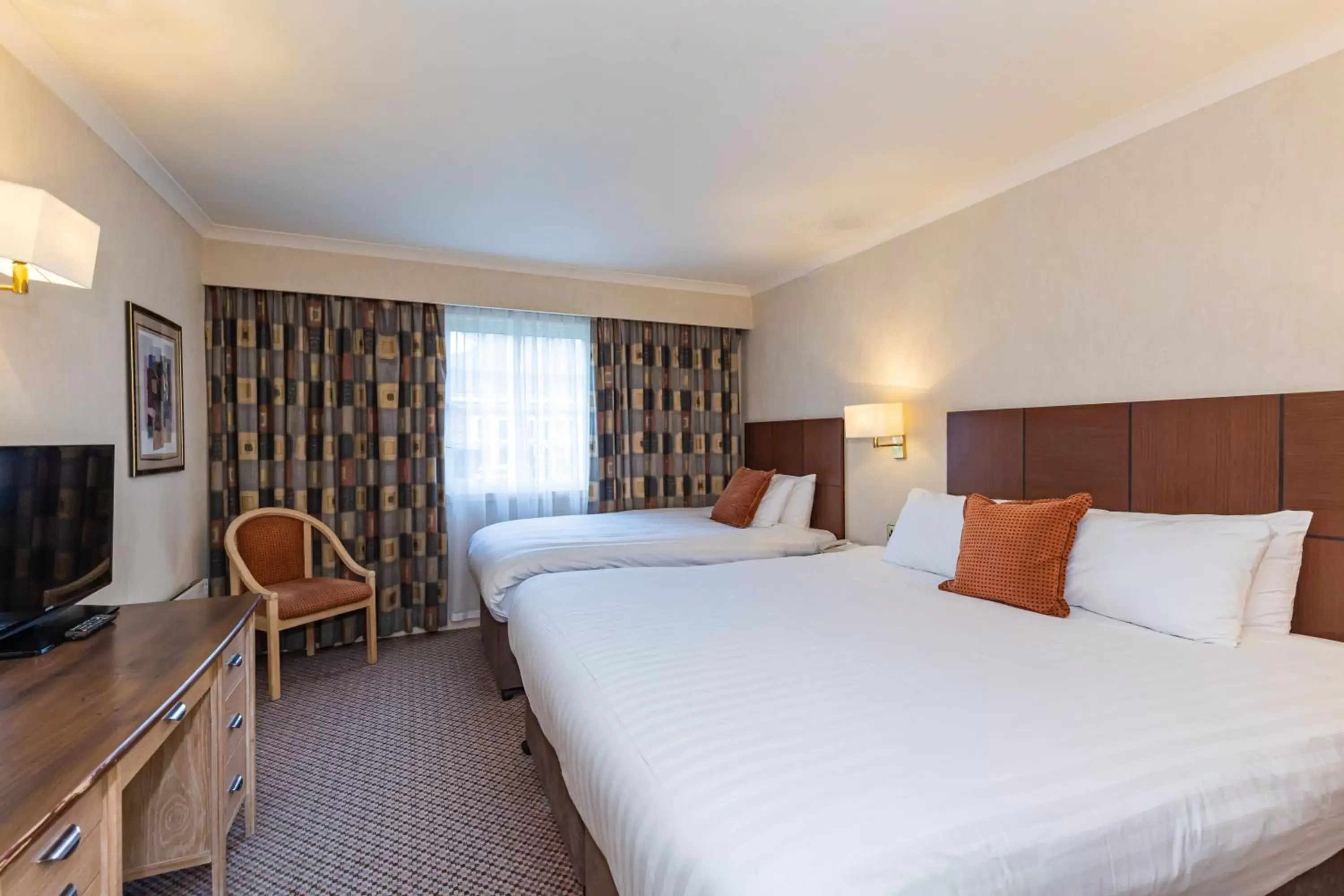 Bed in Mercure Tunbridge Wells Hotel