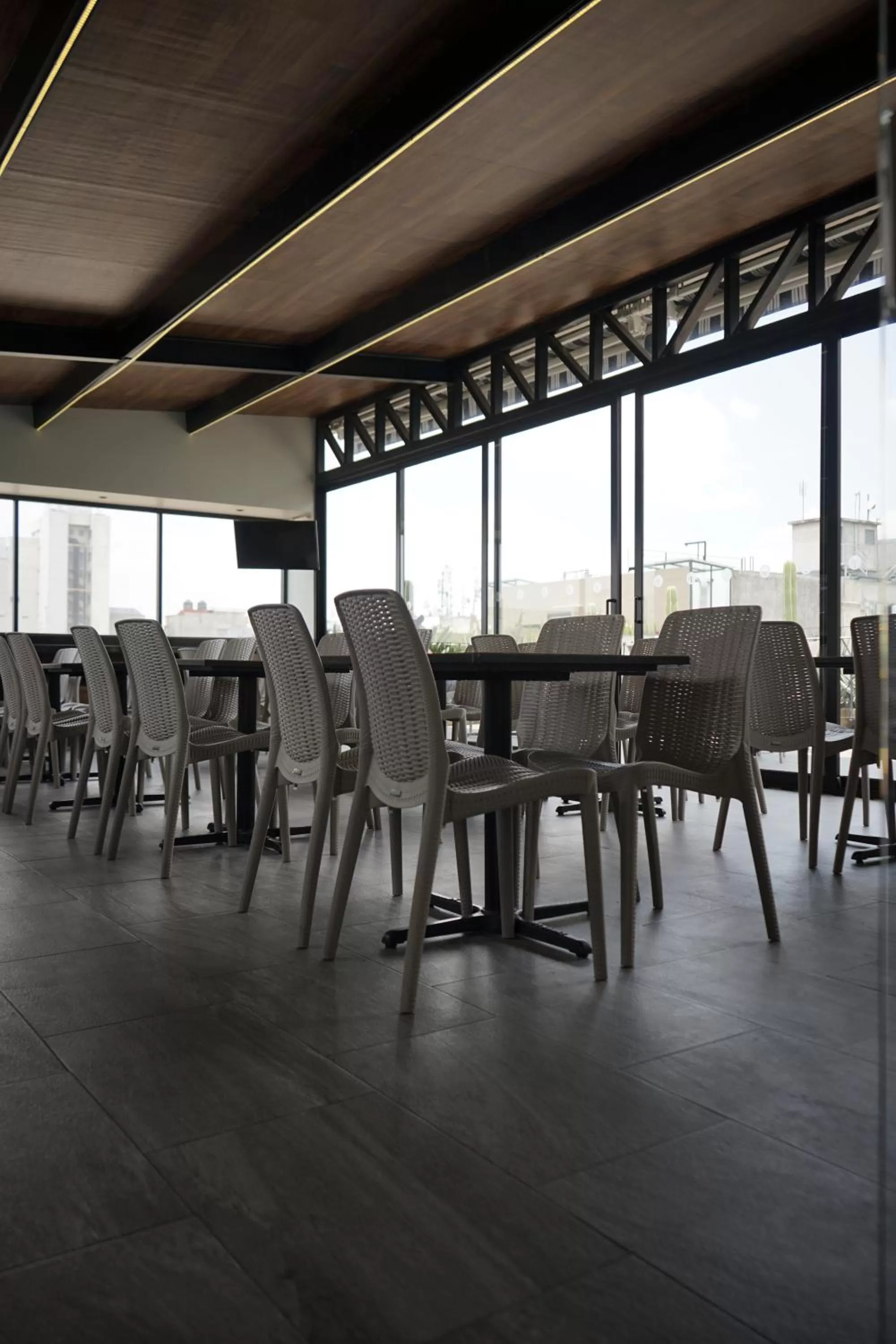 Restaurant/places to eat in Hotel Principal