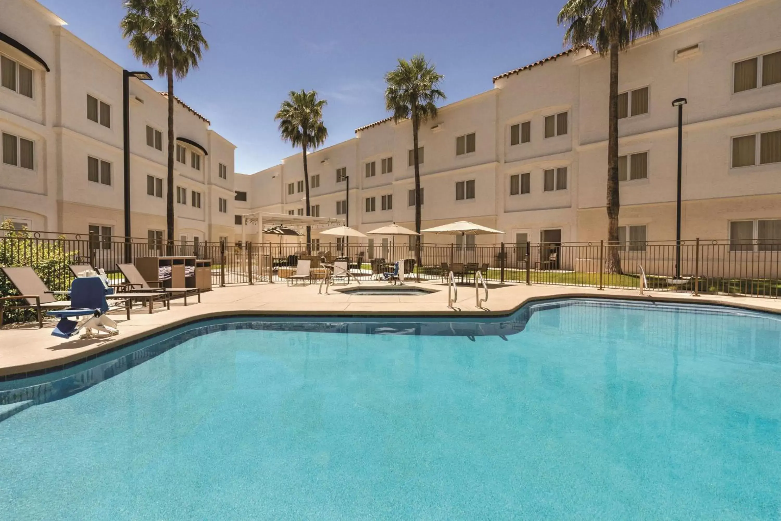 Swimming Pool in Homewood Suites Tucson St. Philip's Plaza University