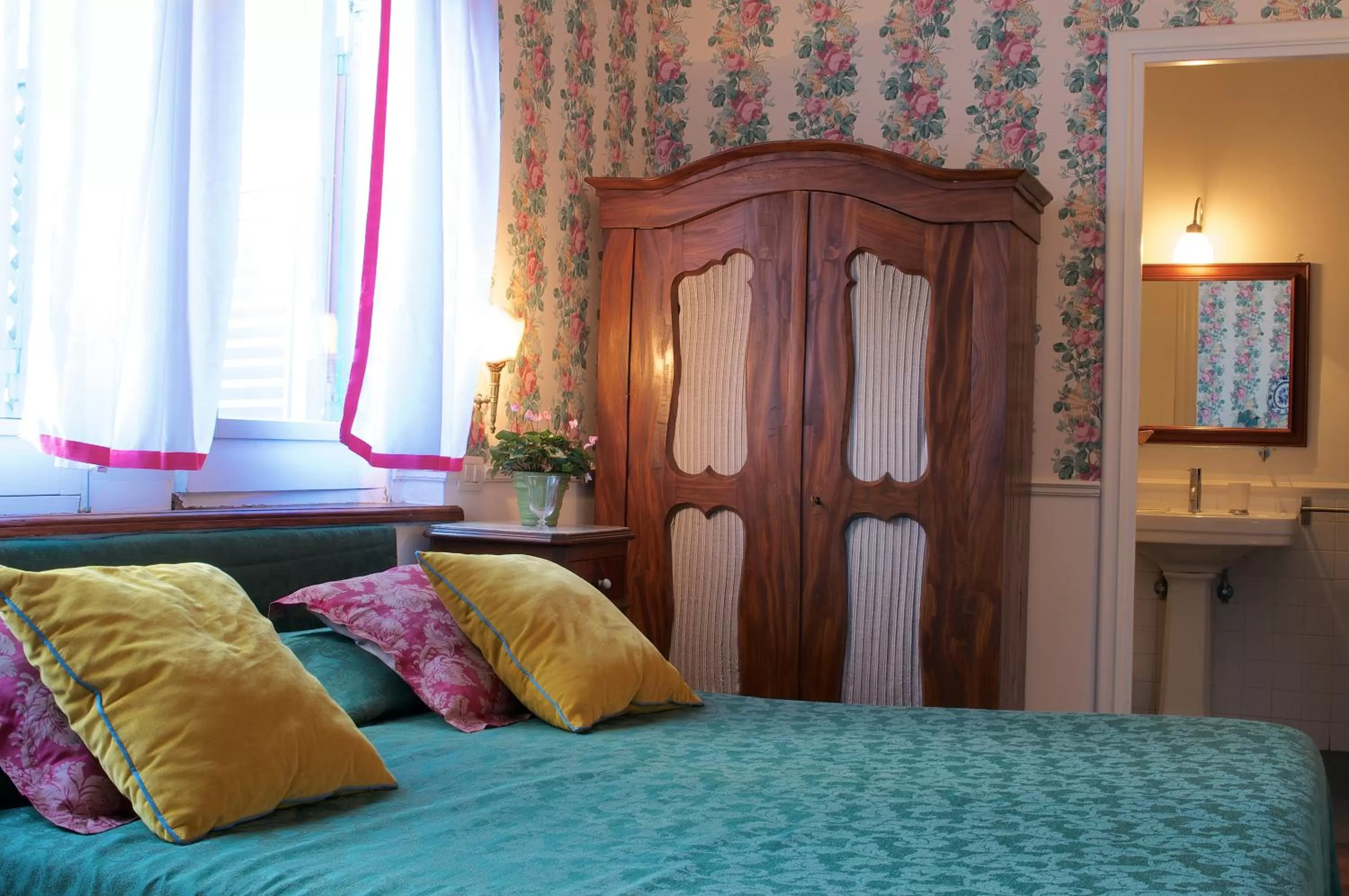 Bed in Guest House Arco Dei Tolomei