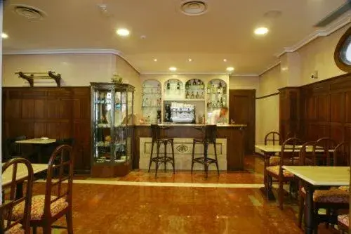 Lounge or bar, Restaurant/Places to Eat in Hotel Spa La Hacienda De Don Juan