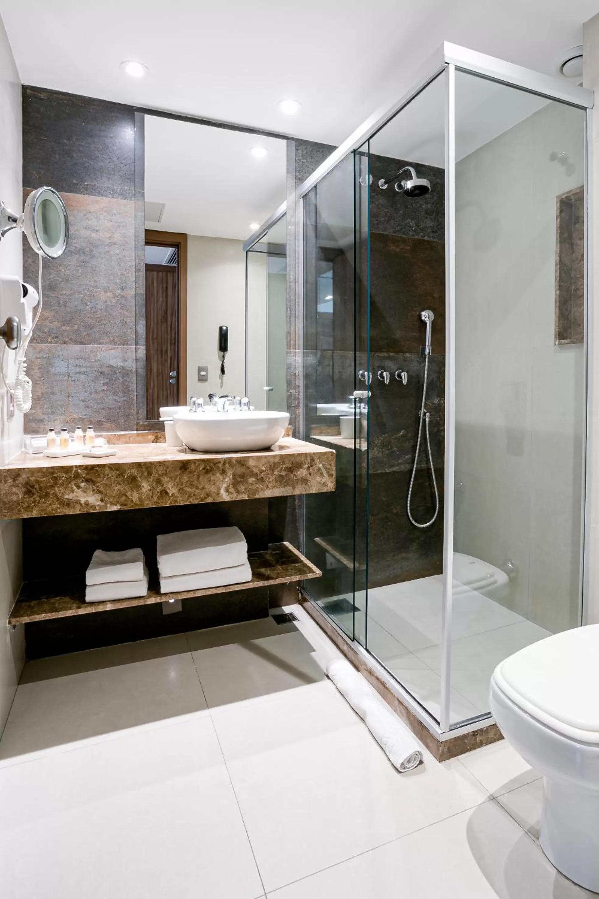 Bathroom in Arena Leme Hotel