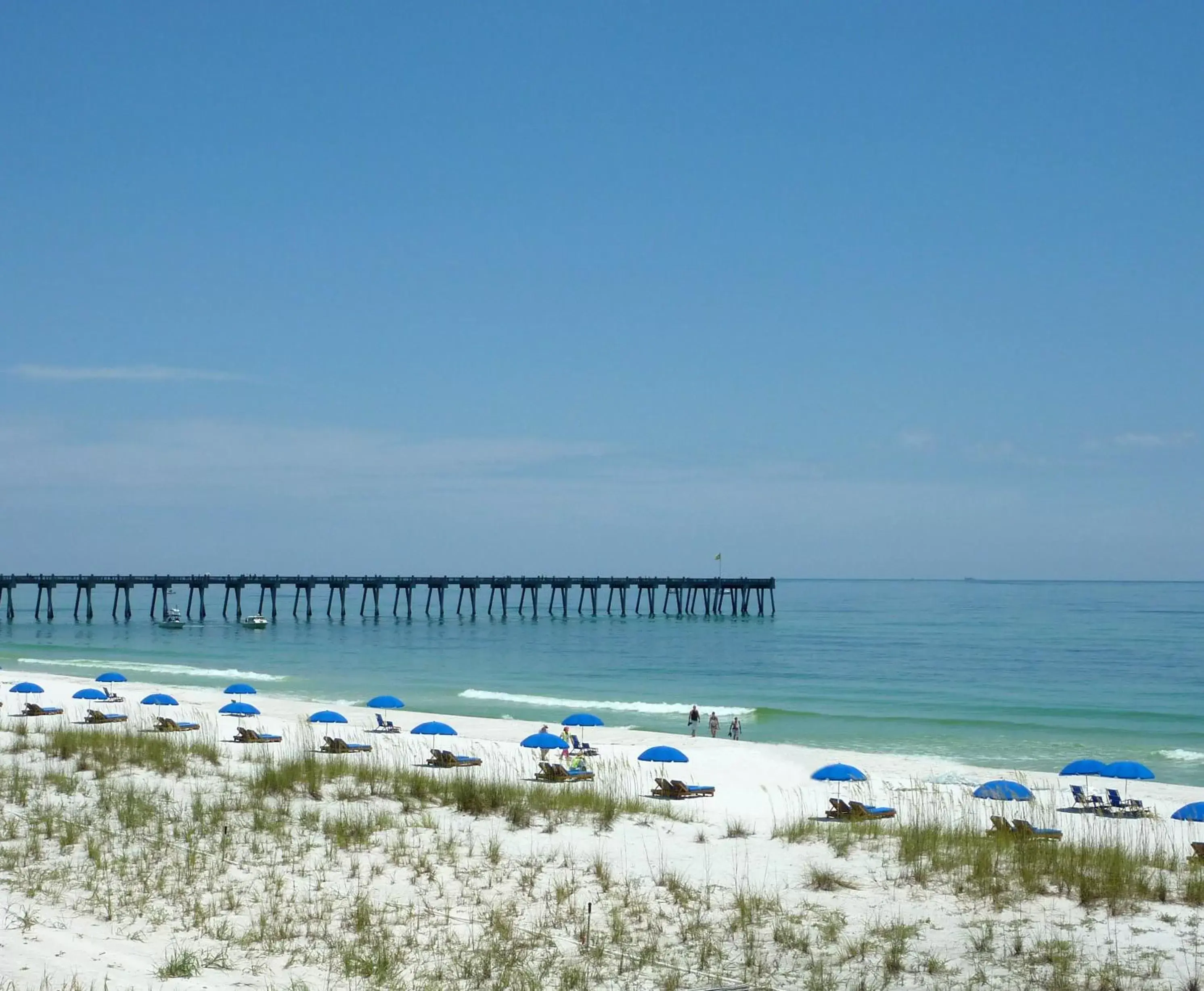 Facade/entrance, Beach in The Pensacola Beach Resort