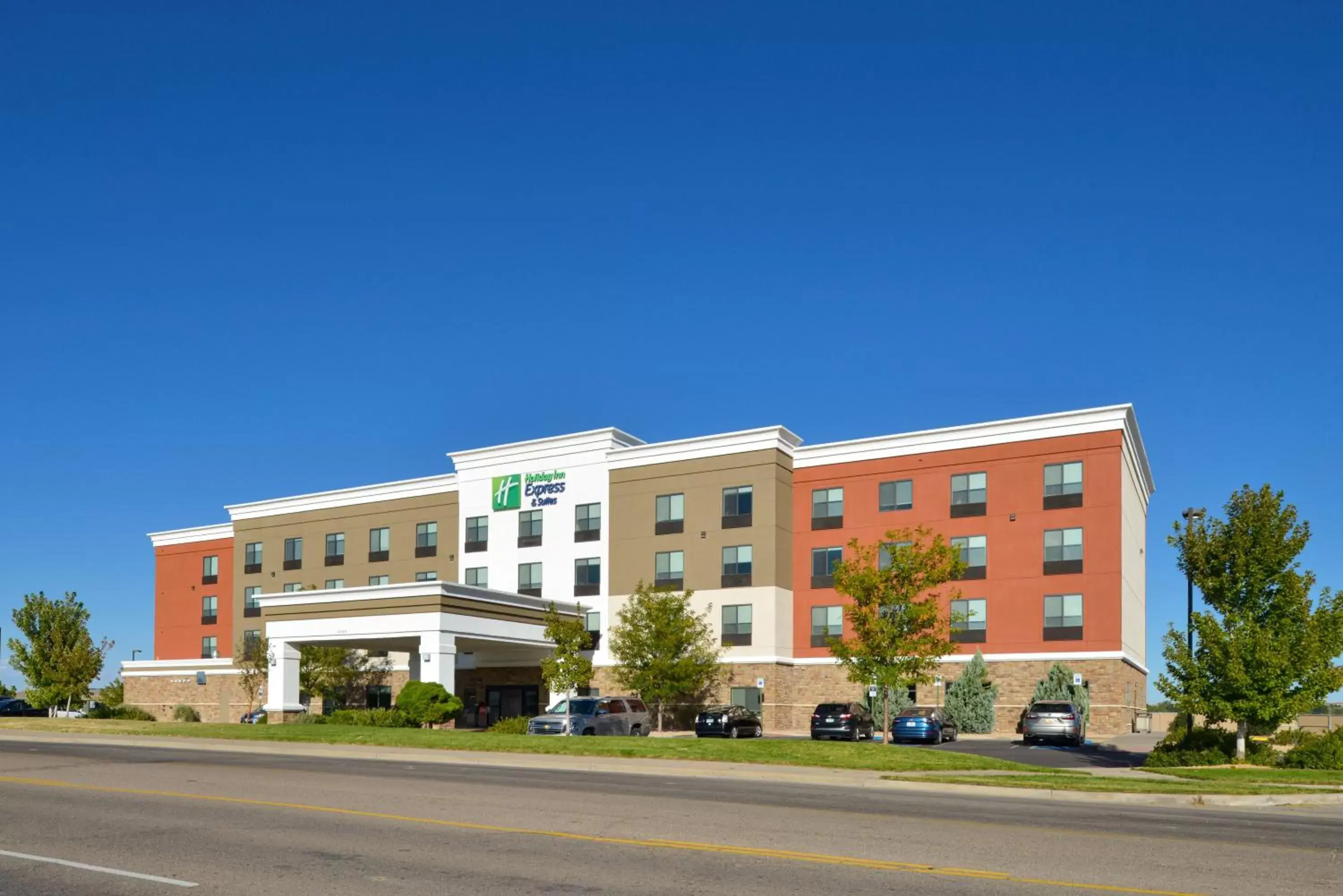 Property Building in Holiday Inn Express & Suites Pueblo, an IHG Hotel