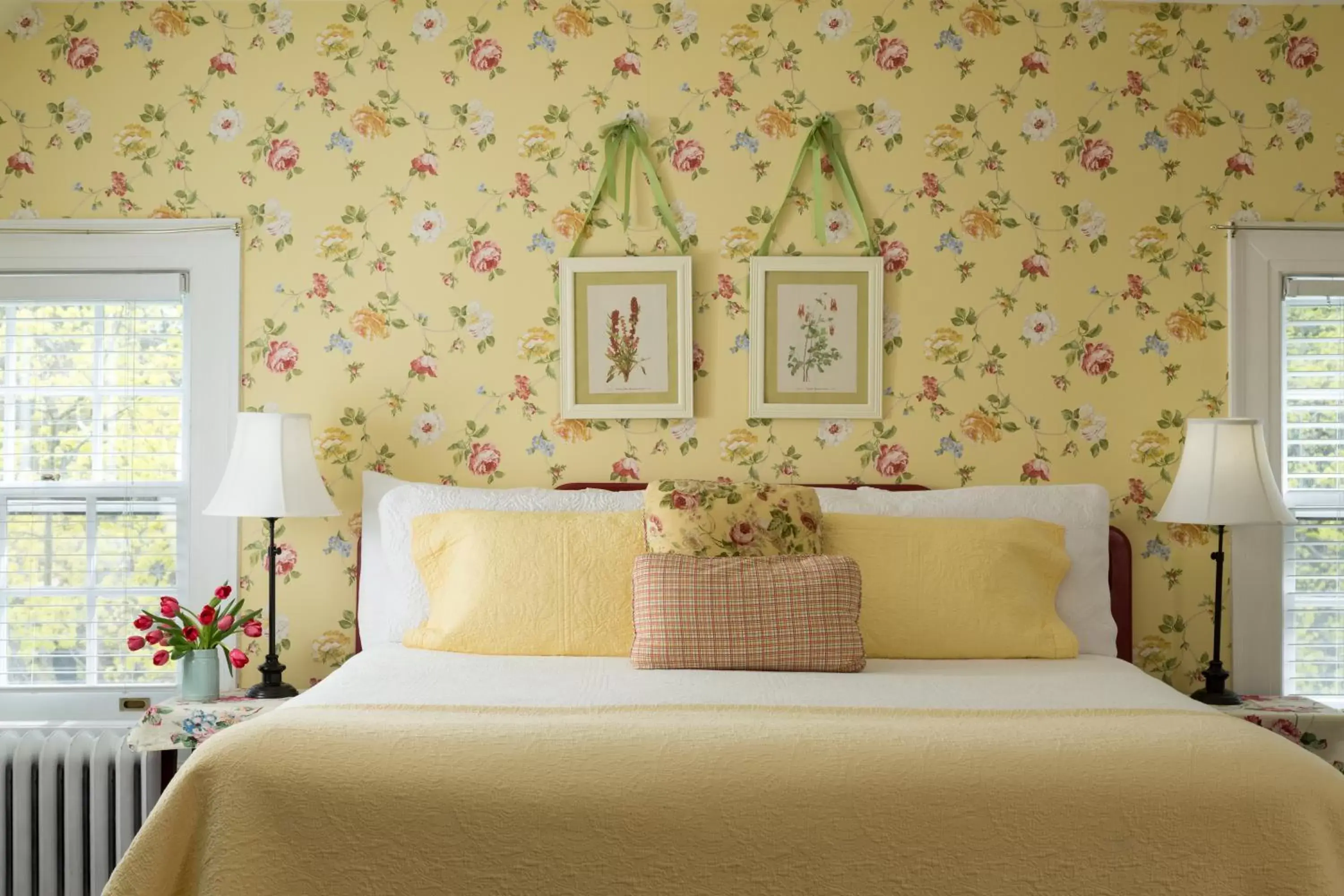 Decorative detail, Bed in Four Chimneys Inn