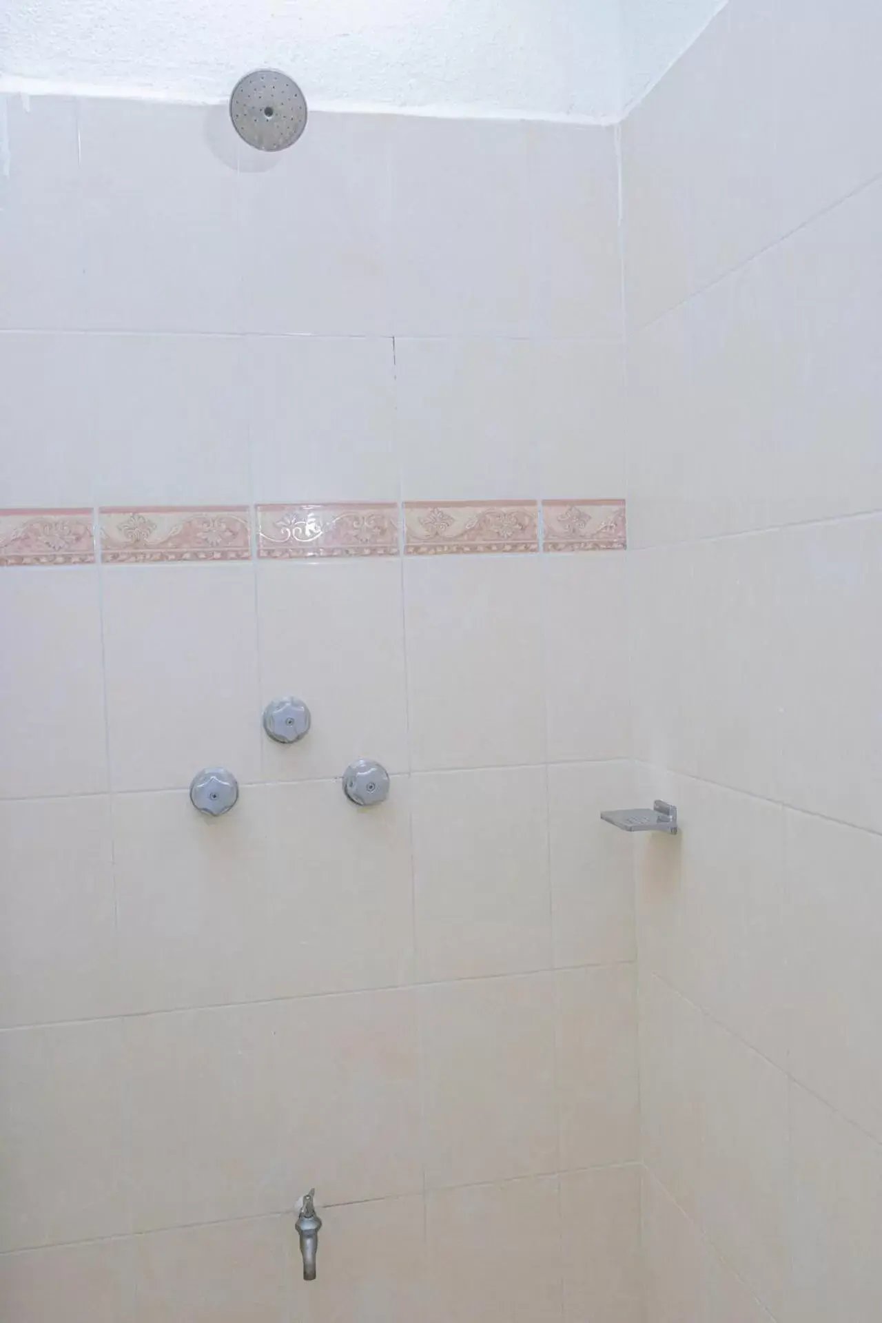 Bathroom in OYO Hotel Marías,Aeropuerto Internacional de Chetumal