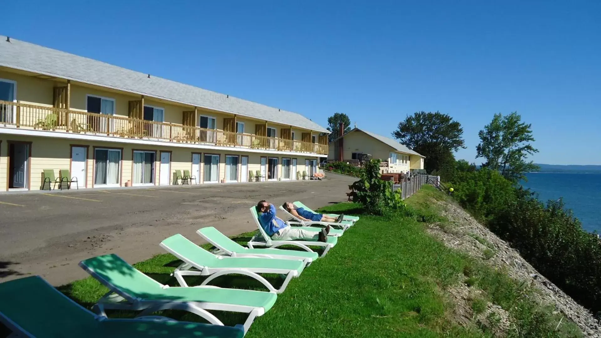 Facade/entrance, Property Building in Motel Carleton Sur Mer