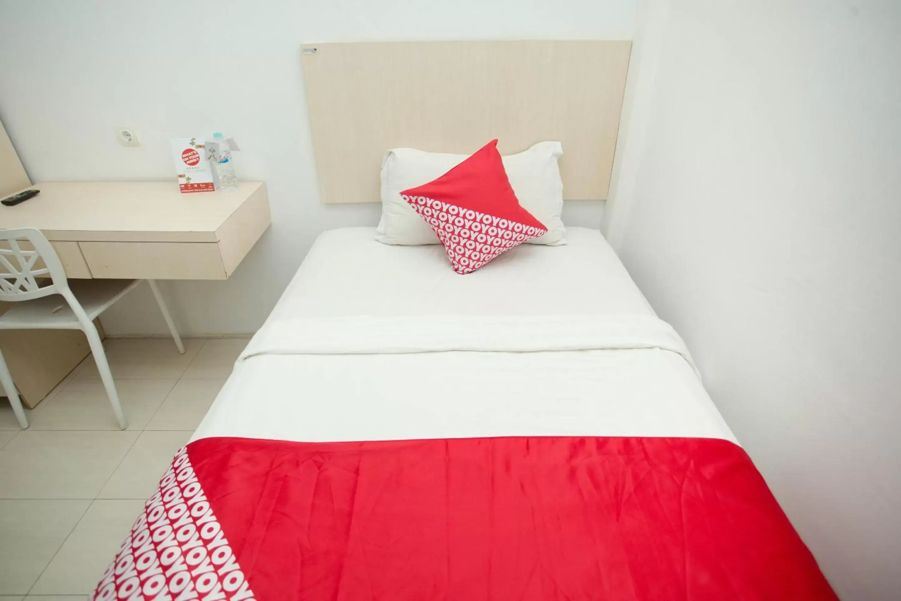 Bedroom, Bed in SUPER OYO 850 Lapan Lapan