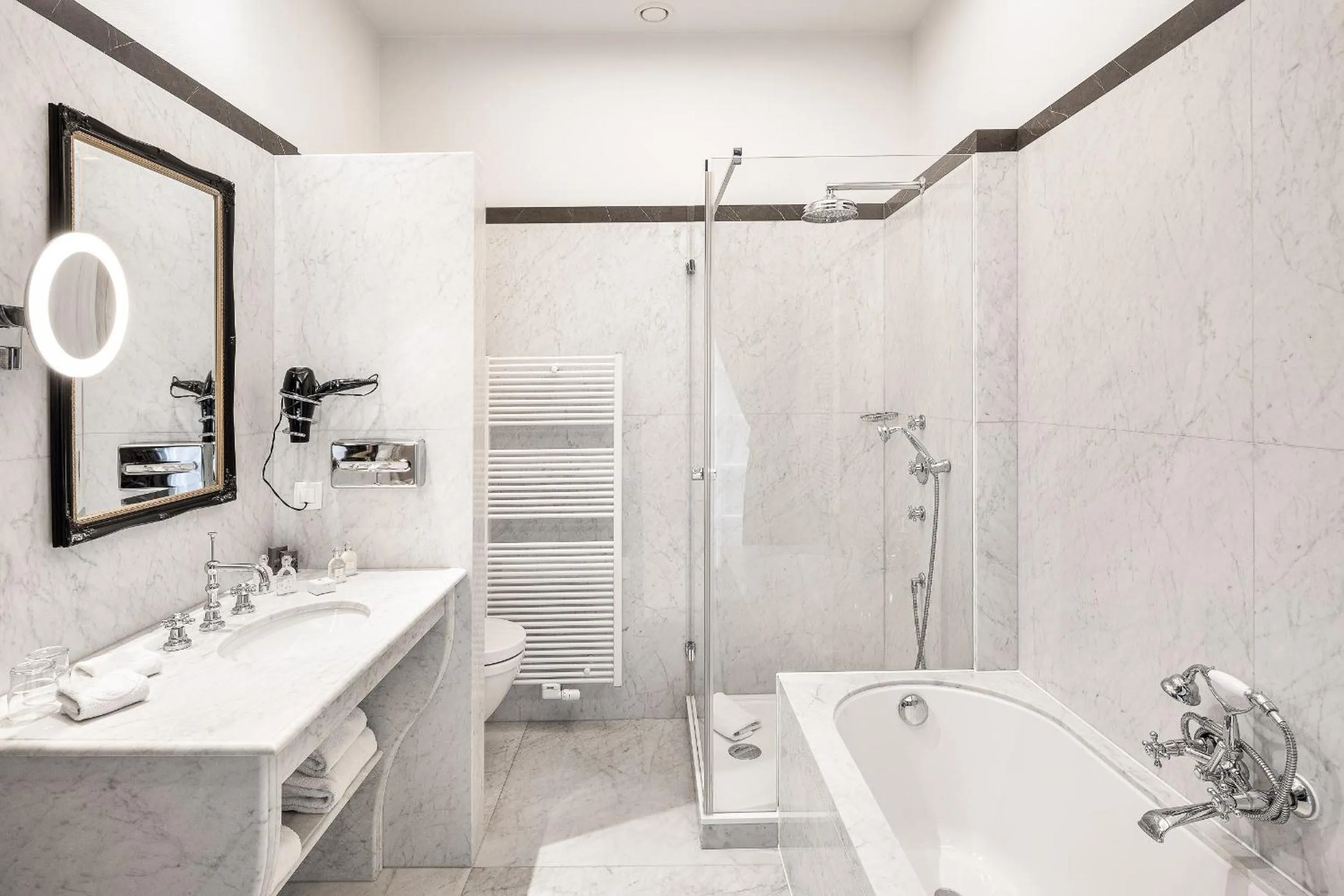 Bathroom in De Tuilerieën - Small Luxury Hotels of the World