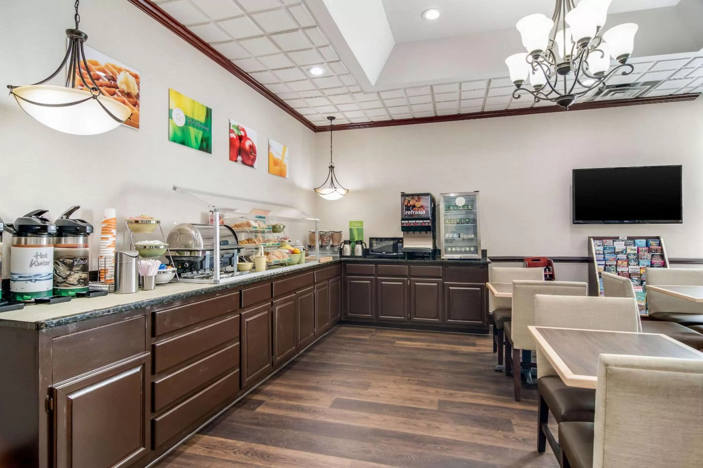 Restaurant/places to eat in Quality Inn Suwanee I-85