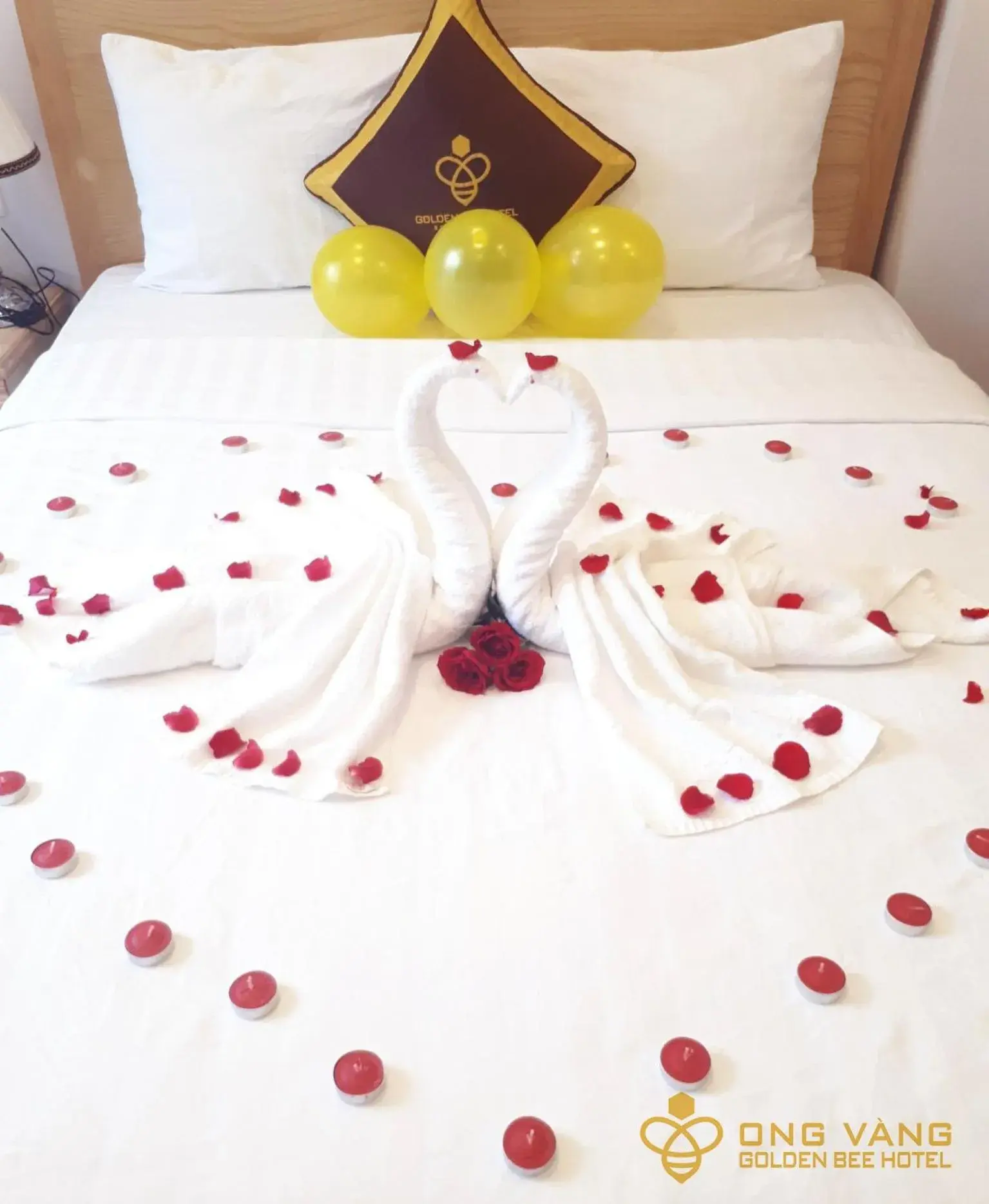 Bed in Golden Bee Hotel