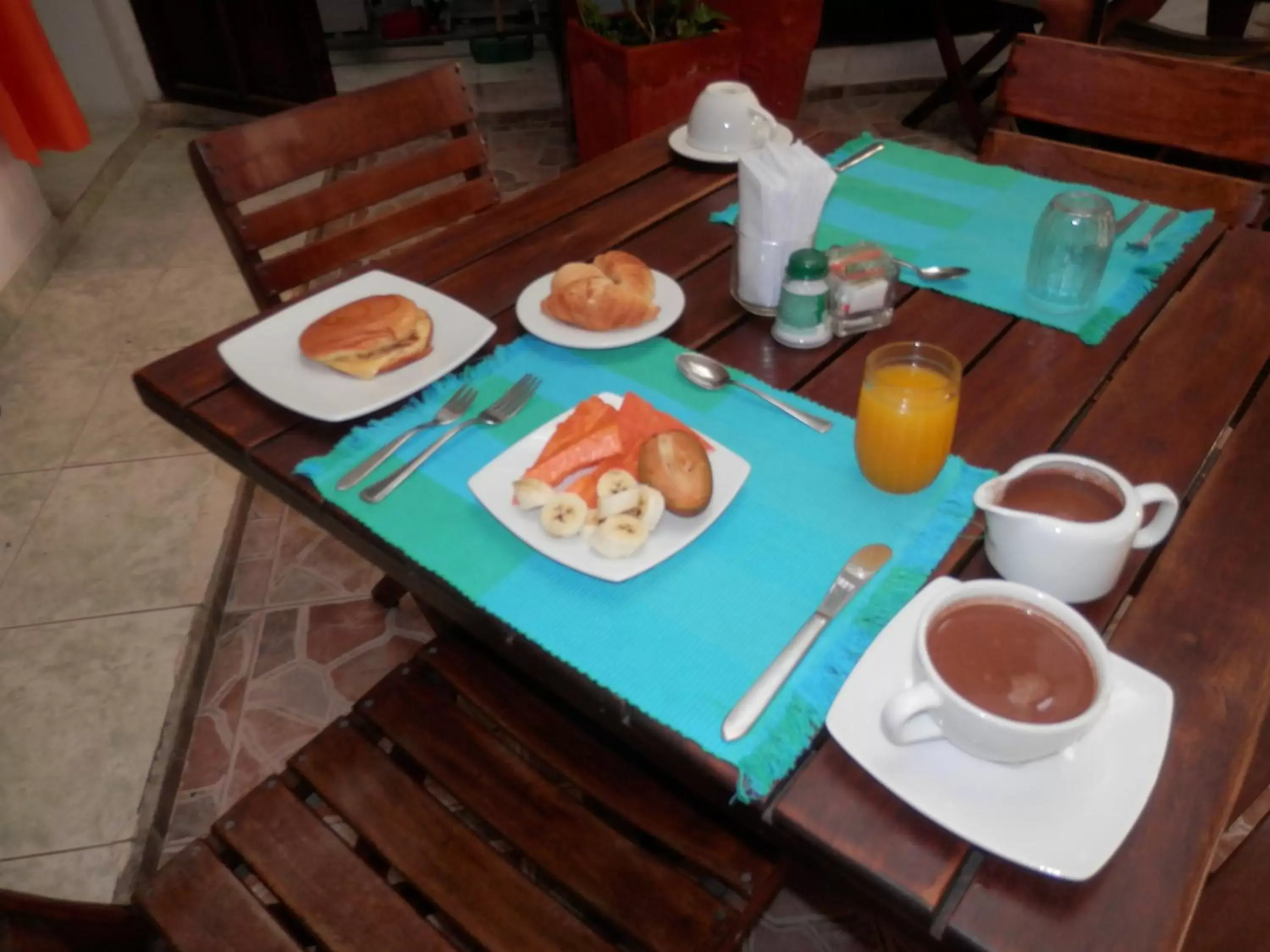 Continental breakfast in Patio de Getsemani