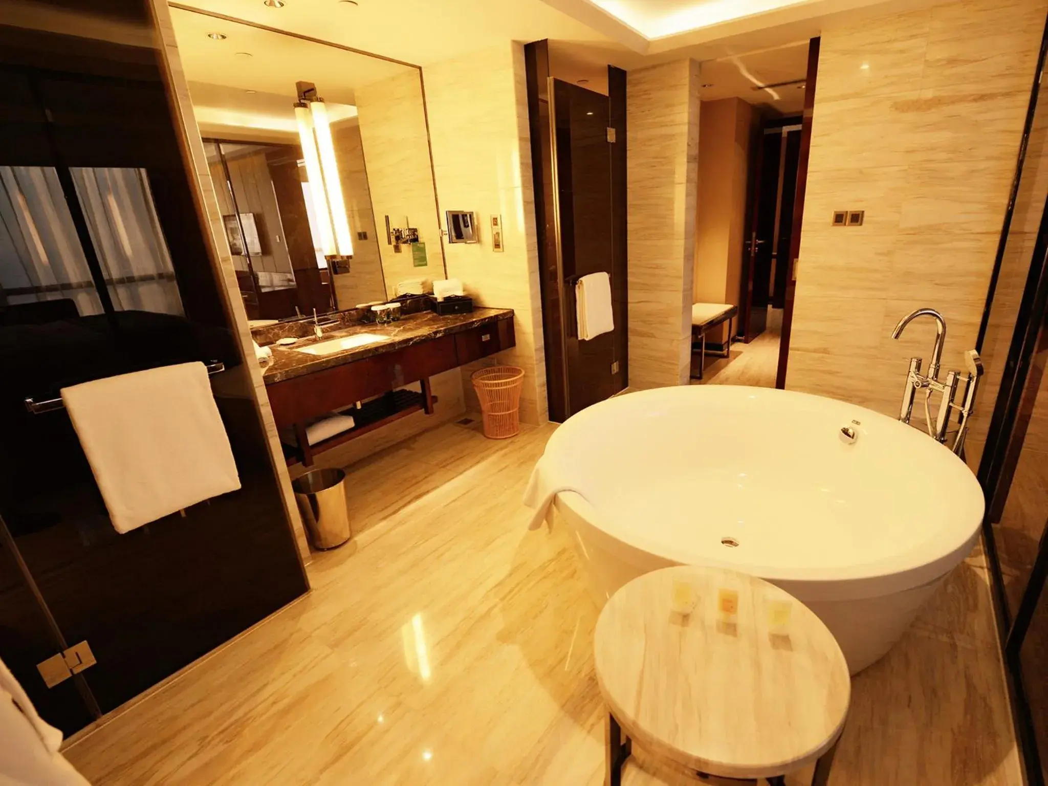Shower, Bathroom in Wyndham Xuzhou East Hotel