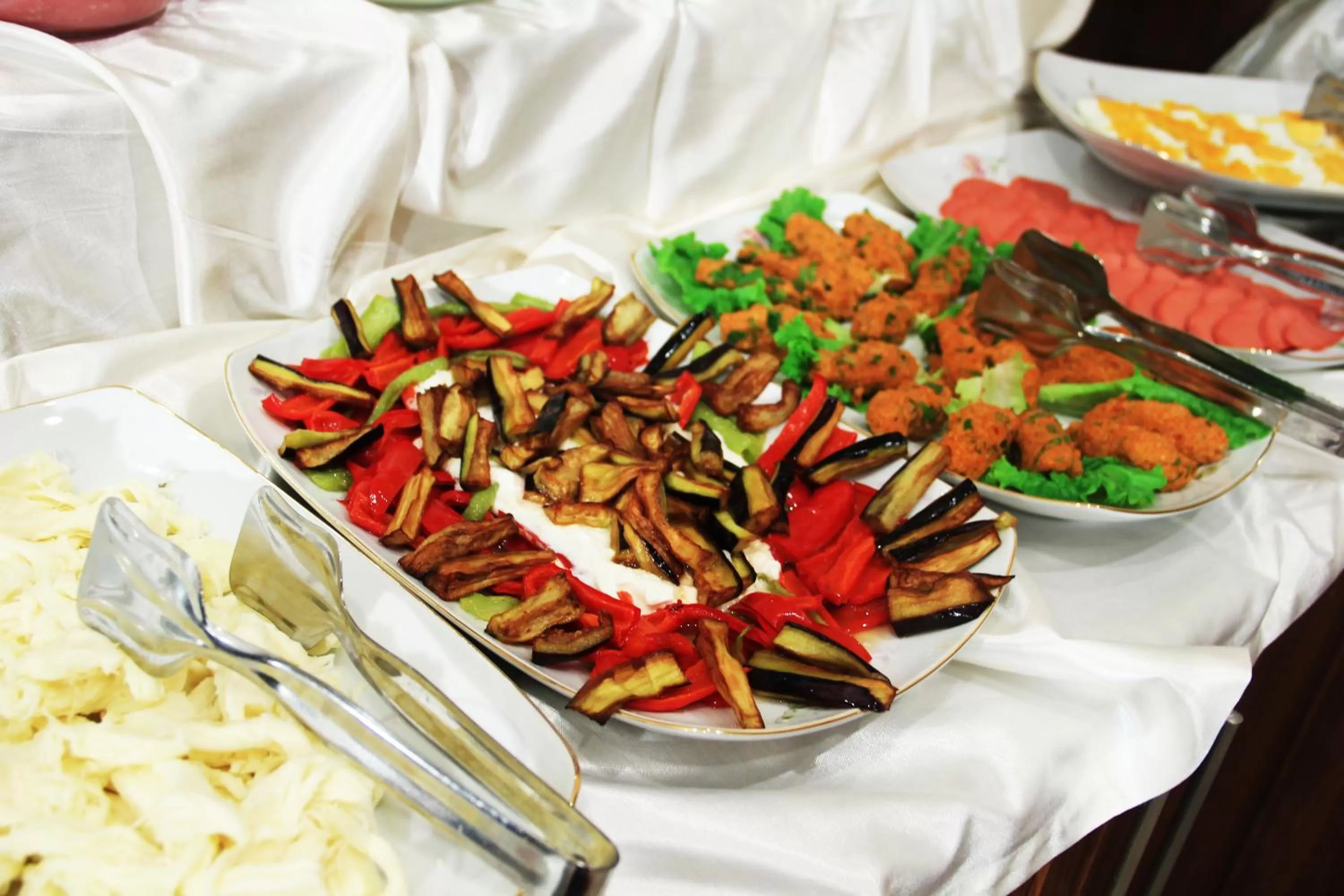 Restaurant/places to eat in Kervansaray Canakkale Hotel - Special Category