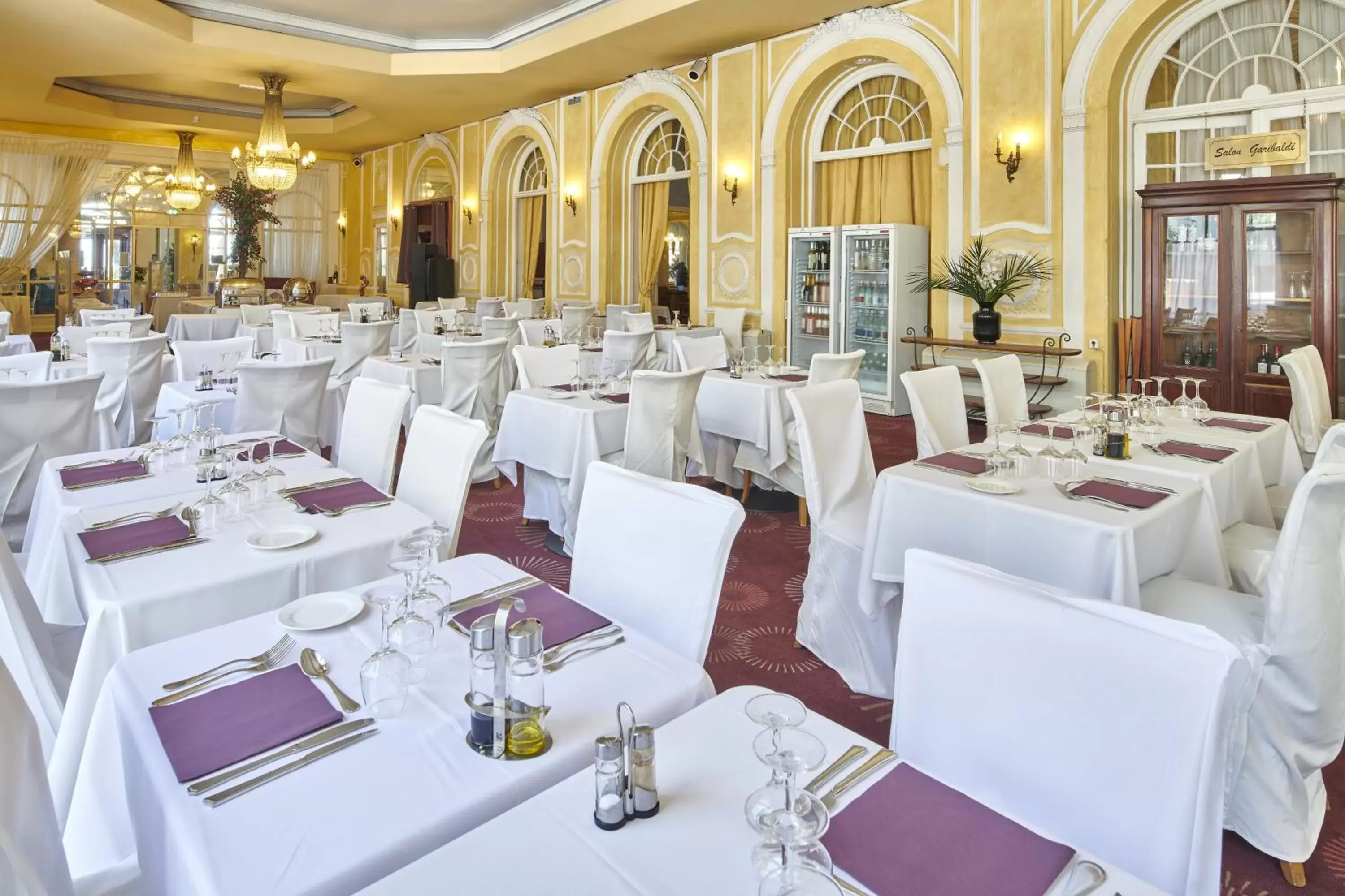 Restaurant/Places to Eat in Hôtel Le Royal Promenade des Anglais