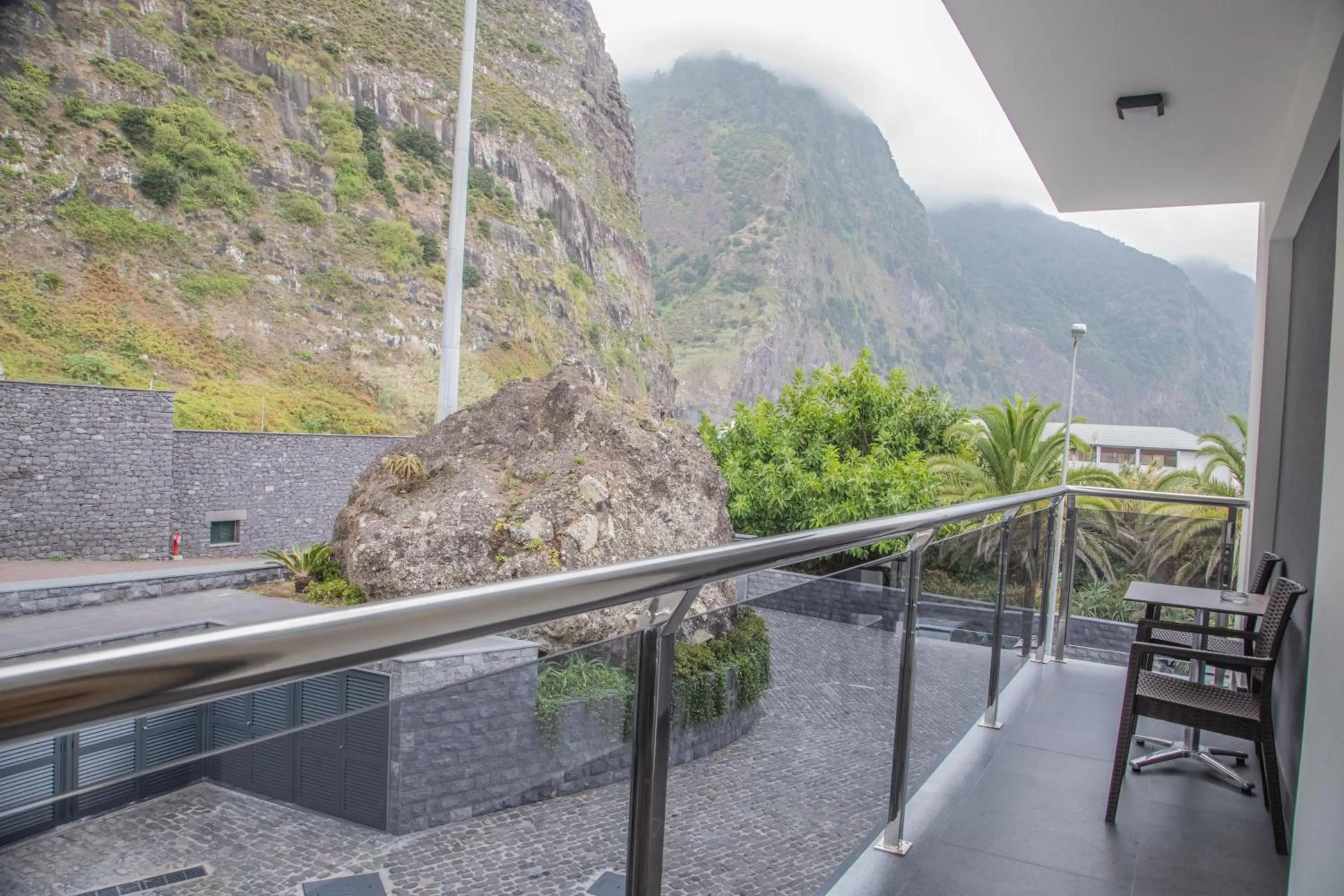 Mountain view in Calamar Hotel