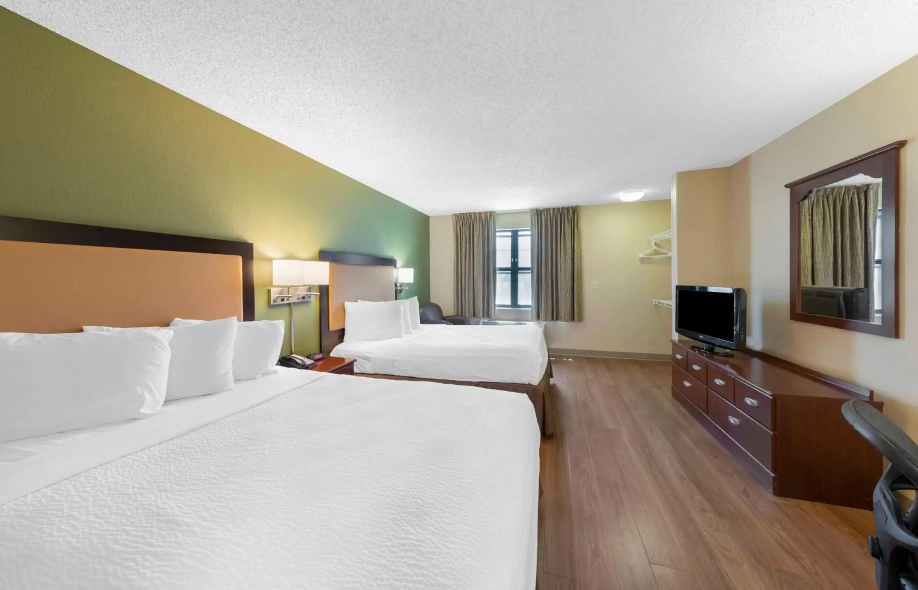 Bedroom in Extended Stay America Suites - Orange County - Yorba Linda